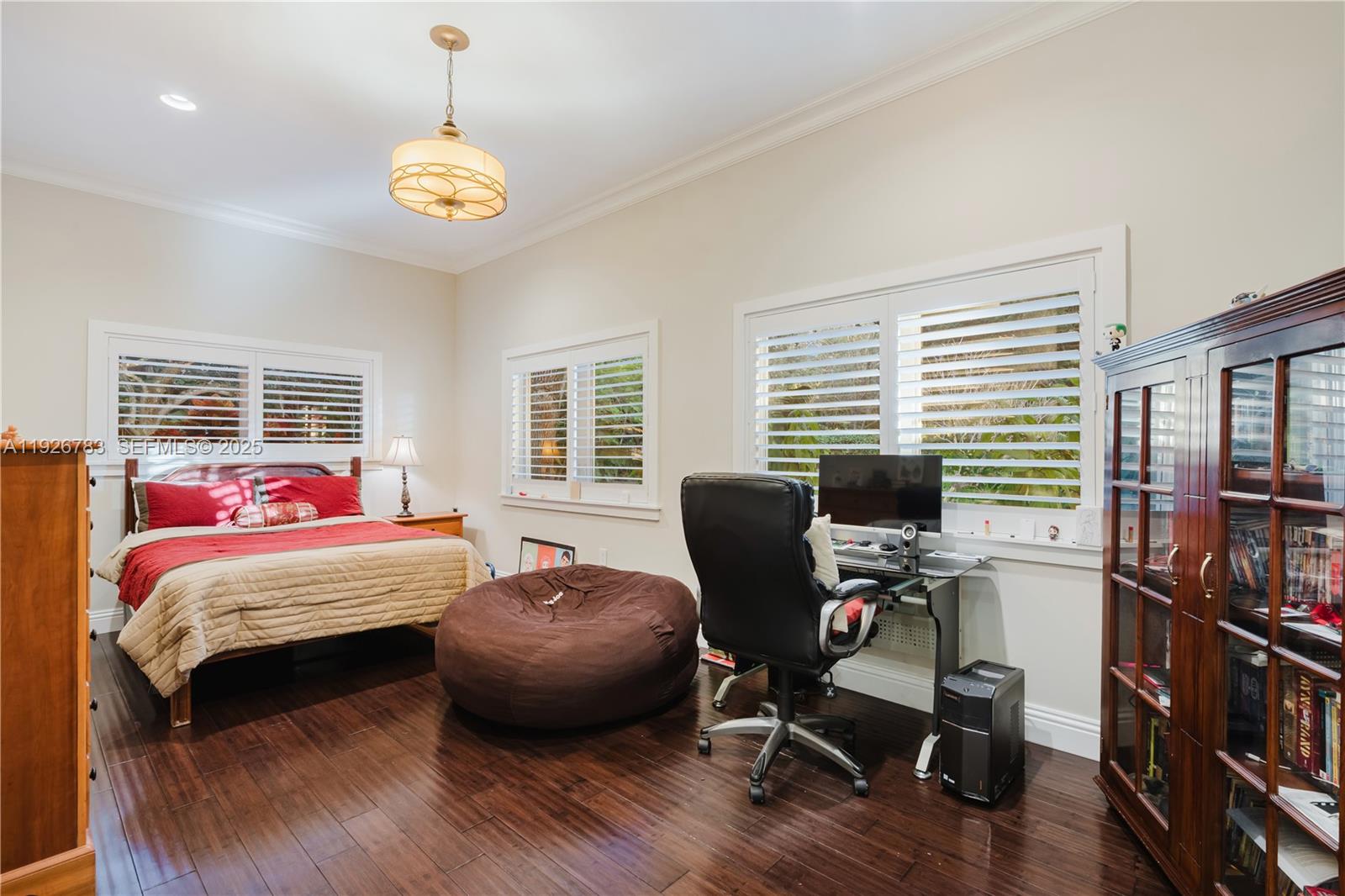 6755 SW 99th Ter Pinecrest, FL 33156