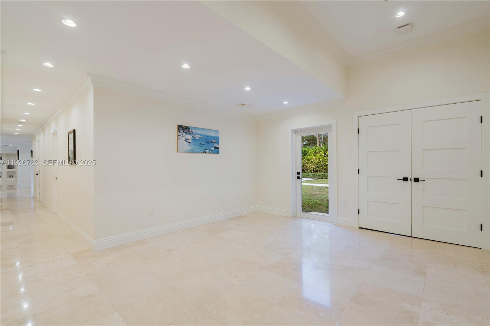 6755 SW 99th Ter Pinecrest, FL 33156