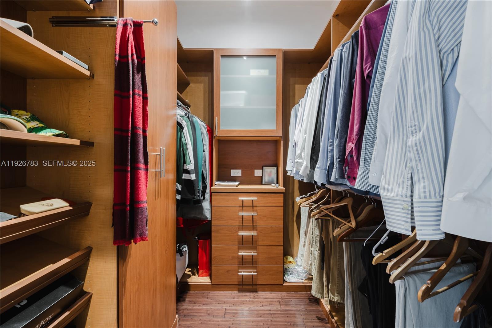 6755 SW 99th Ter Pinecrest, FL 33156