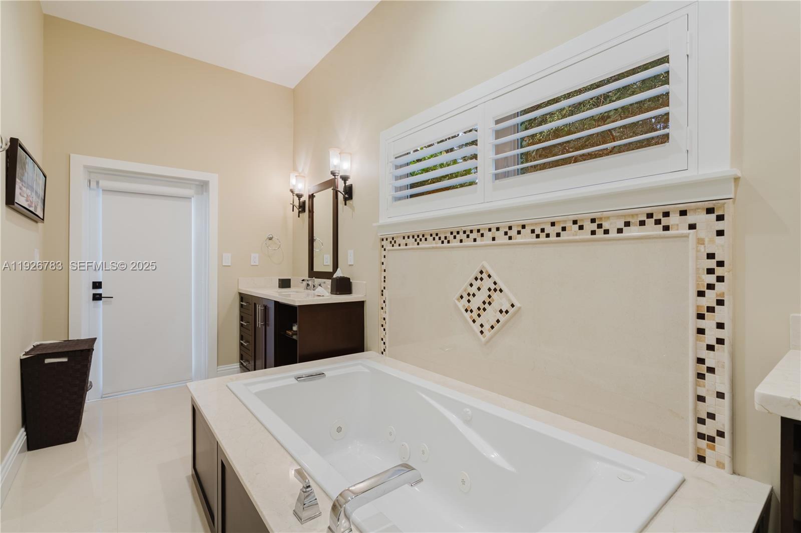 6755 SW 99th Ter Pinecrest, FL 33156