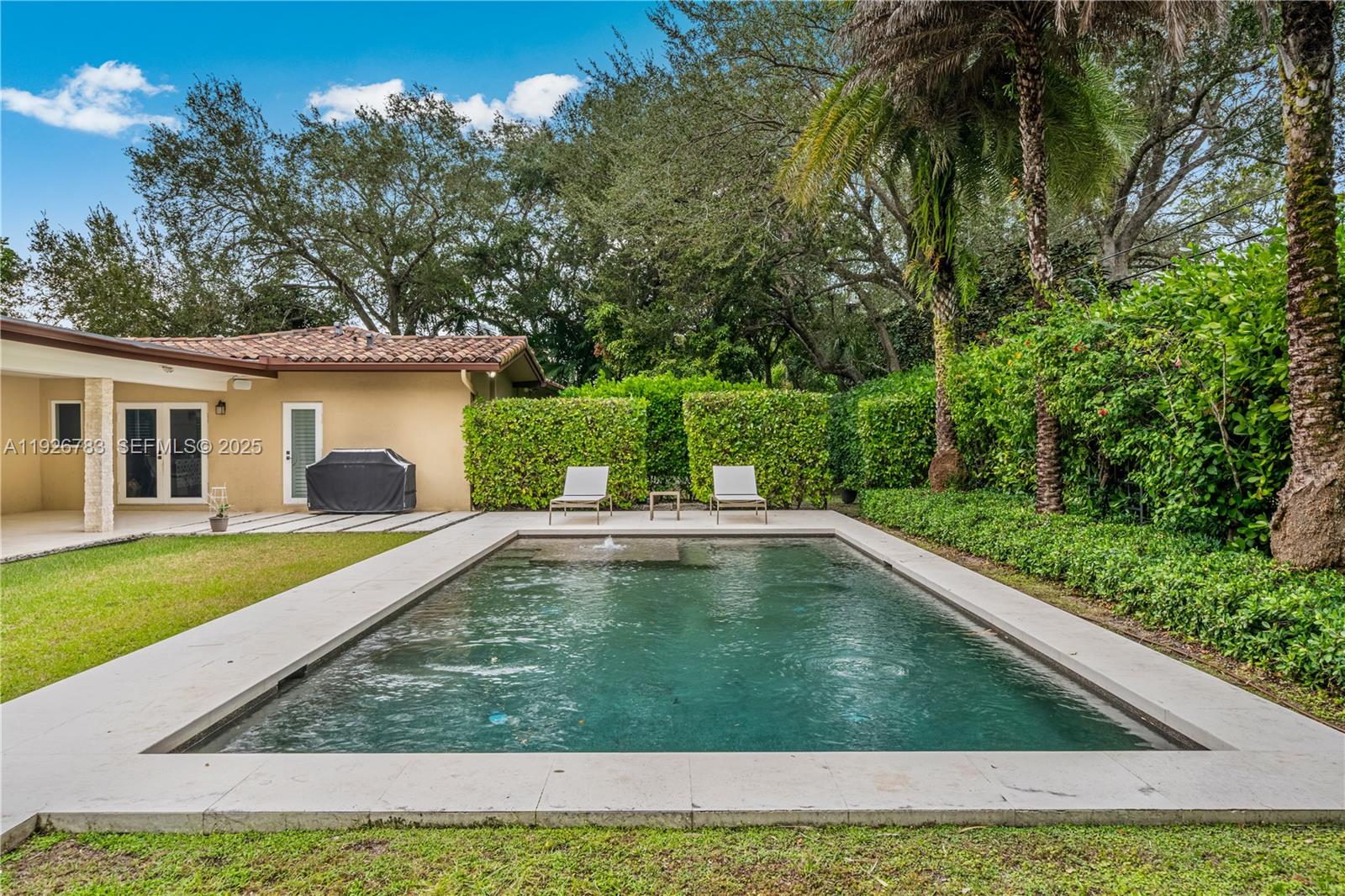 6755 SW 99th Ter Pinecrest, FL 33156