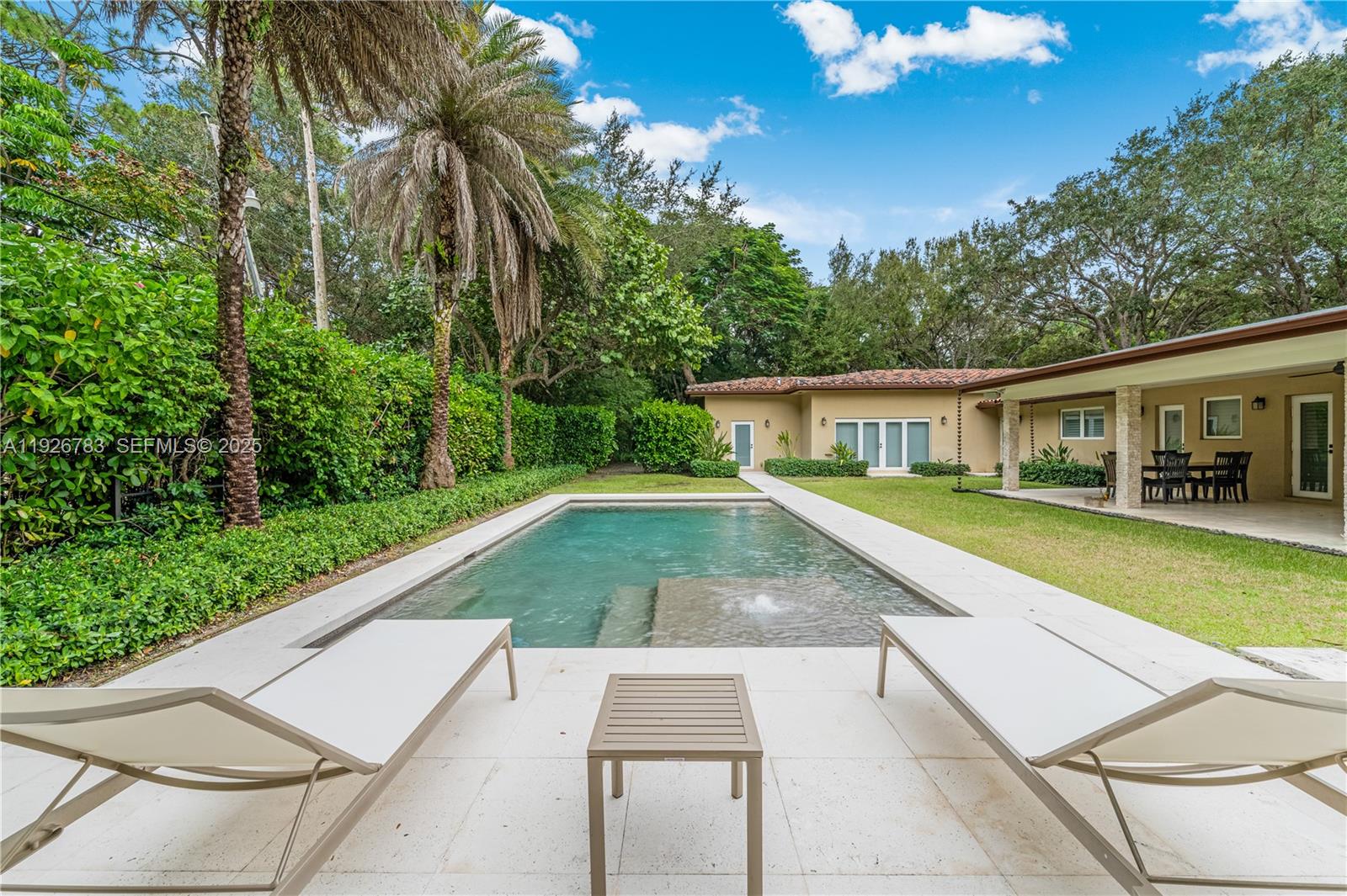 6755 SW 99th Ter Pinecrest, FL 33156