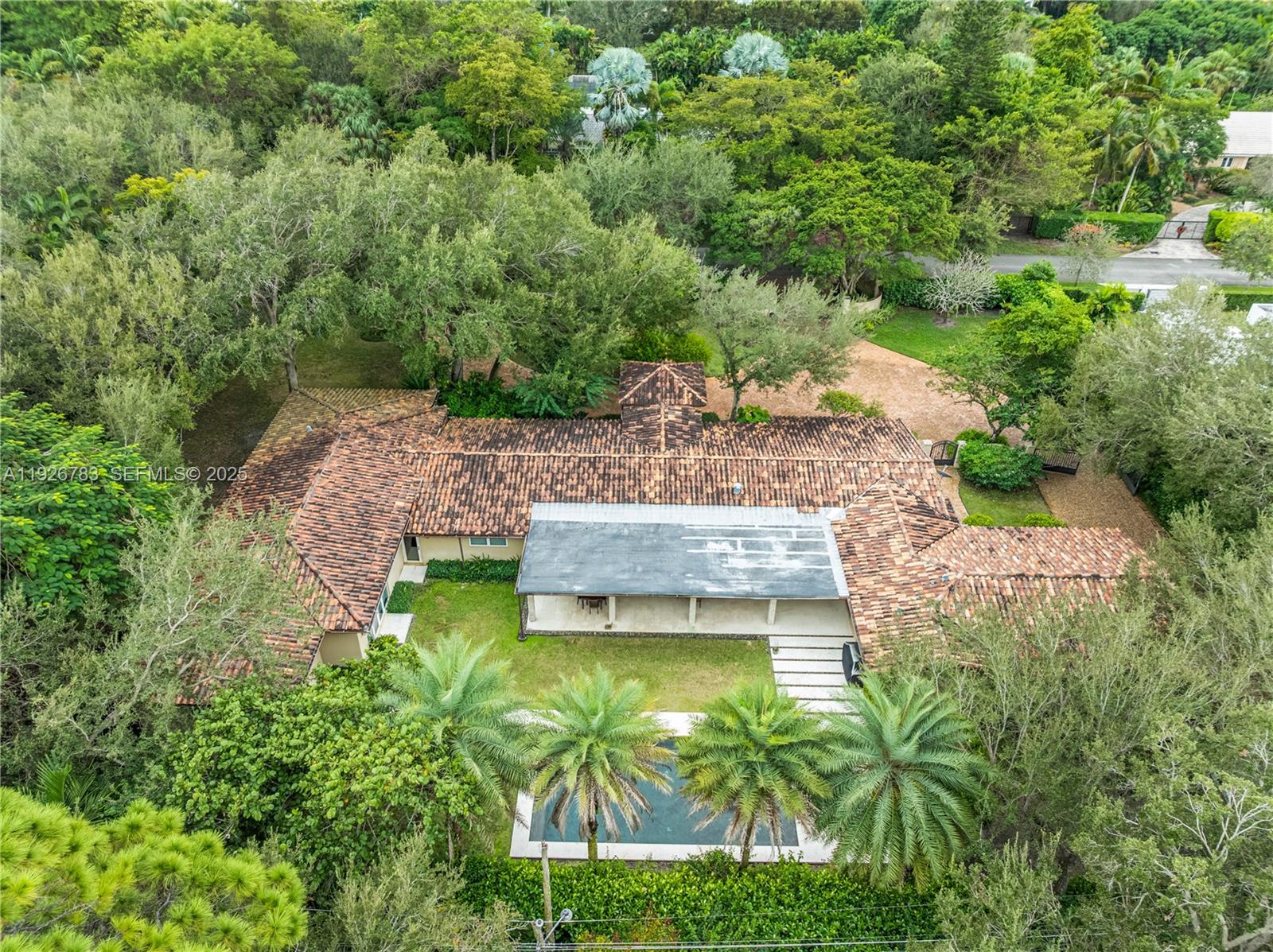 6755 SW 99th Ter Pinecrest, FL 33156