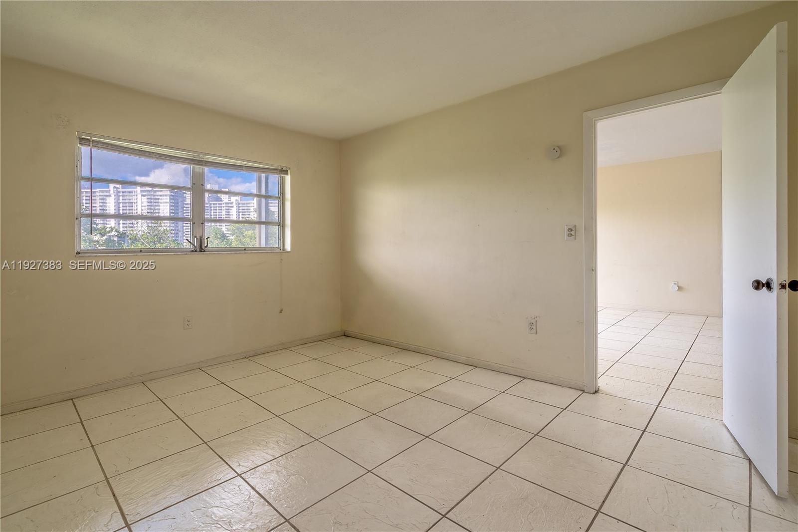 2929 Point East #A-303 Aventura, FL 33160