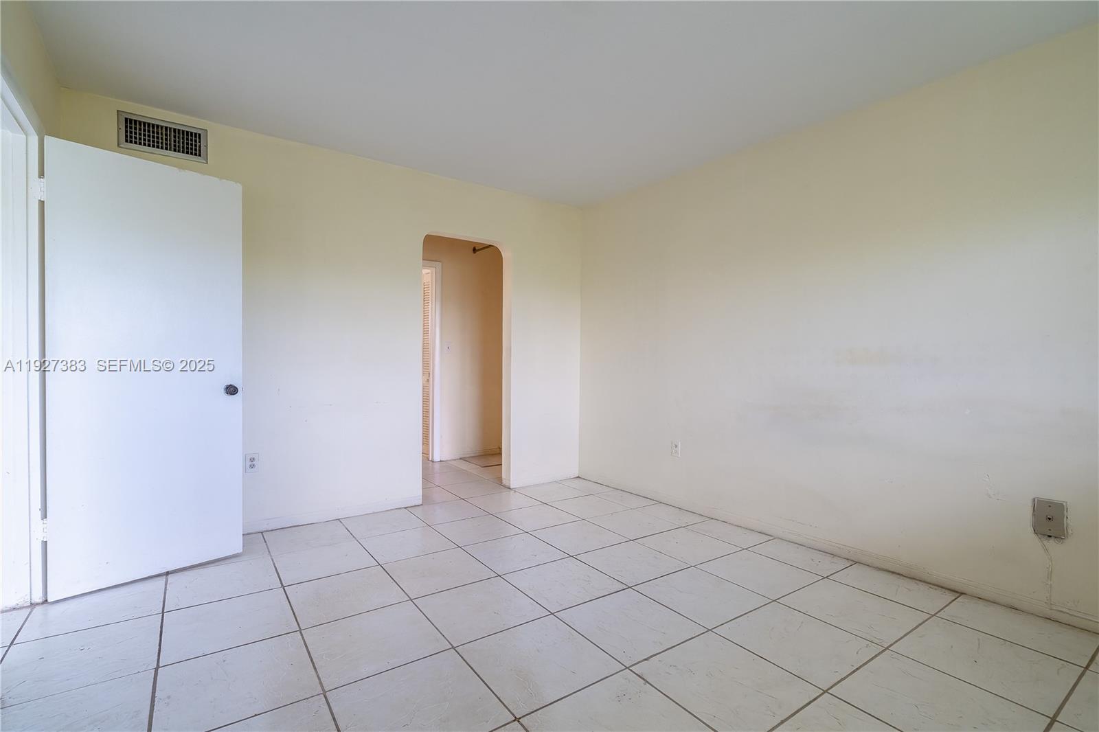2929 Point East #A-303 Aventura, FL 33160