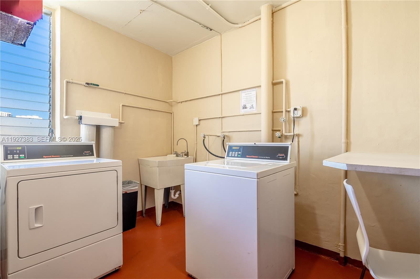 2929 Point East #A-303 Aventura, FL 33160