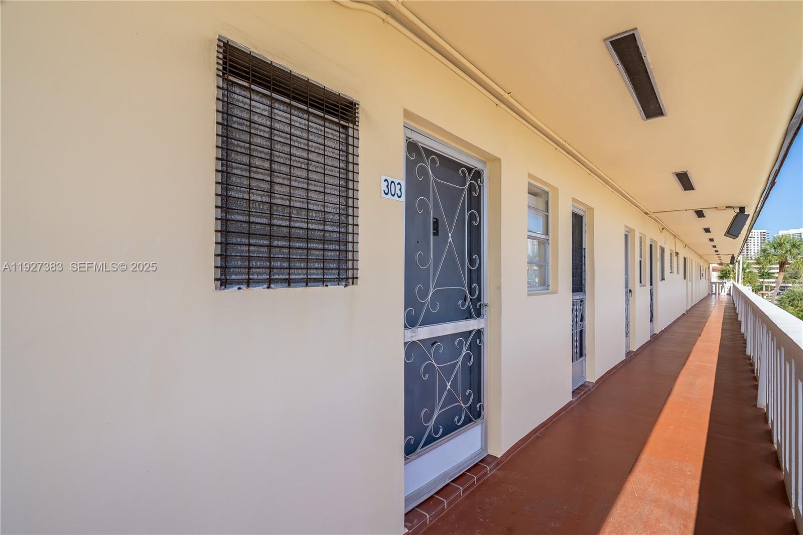 2929 Point East #A-303 Aventura, FL 33160