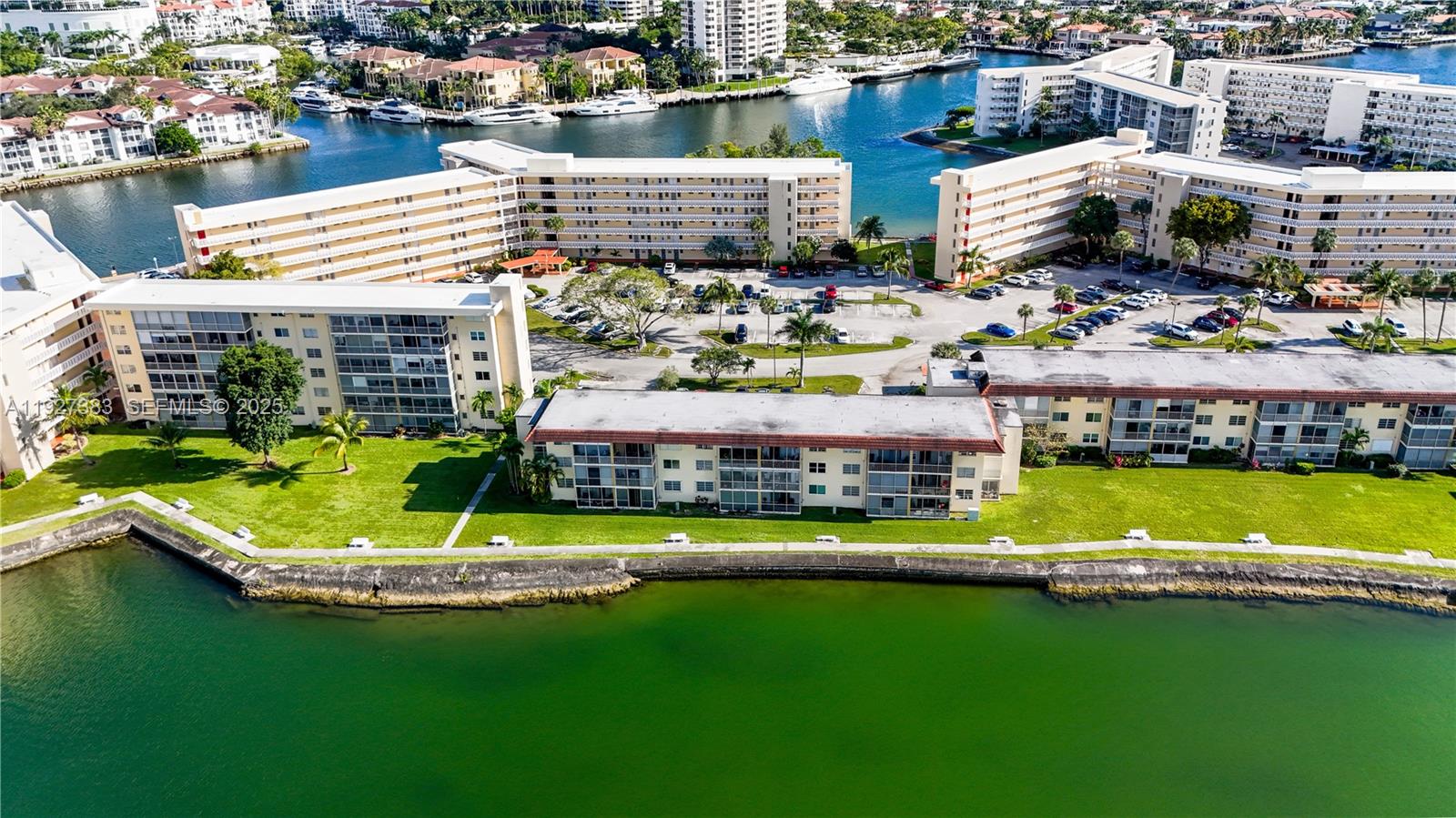 2929 Point East #A-303 Aventura, FL 33160