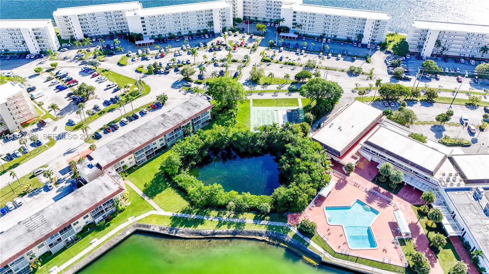 2929 Point East #A-303 Aventura, FL 33160