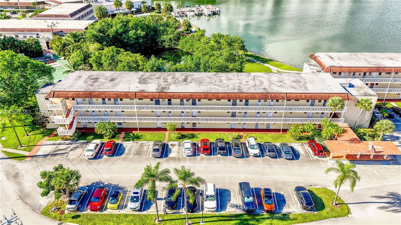 2929 Point East #A-303 Aventura, FL 33160