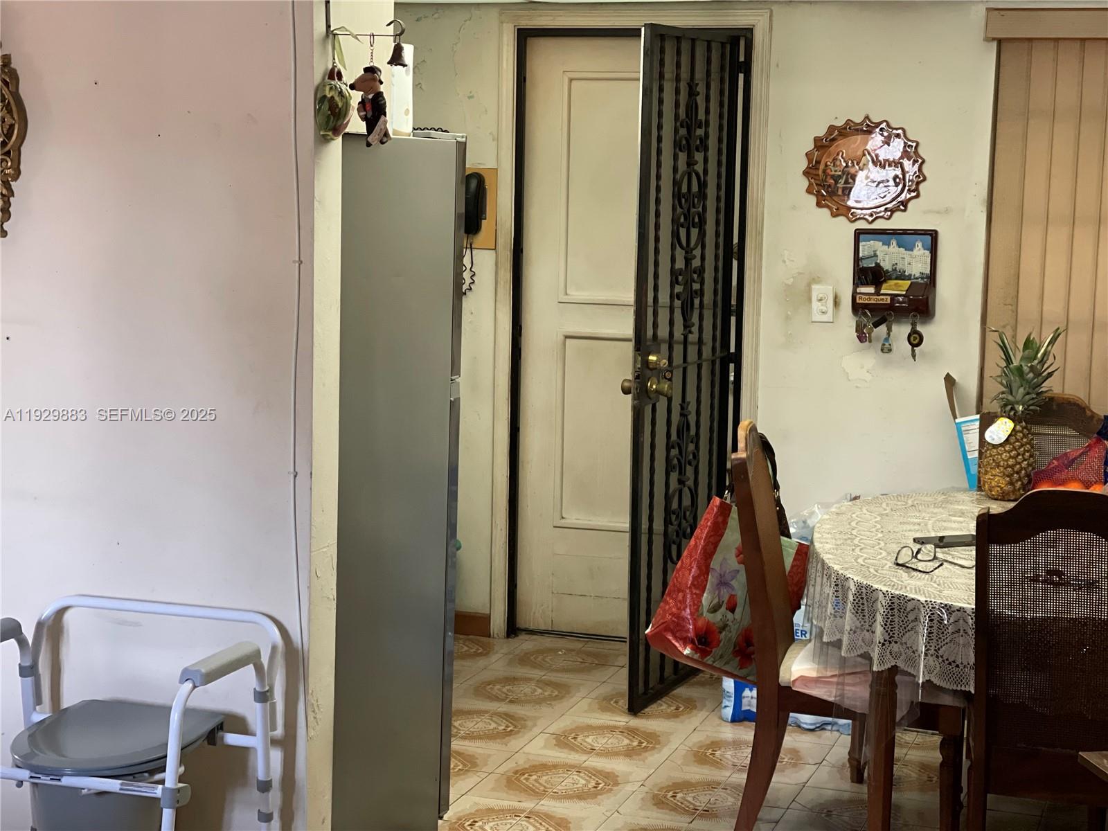 1040 NW 28th Ave Miami, FL 33125