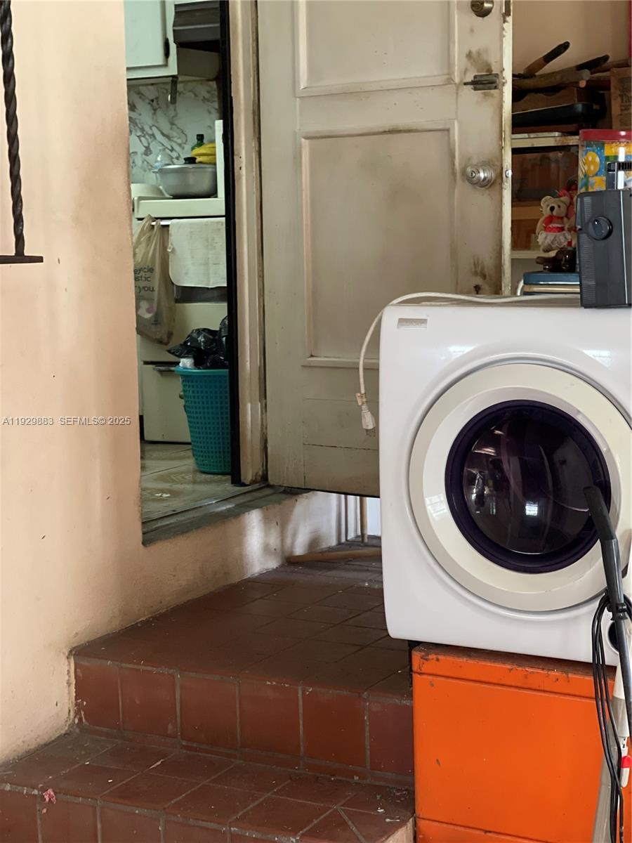 1040 NW 28th Ave Miami, FL 33125