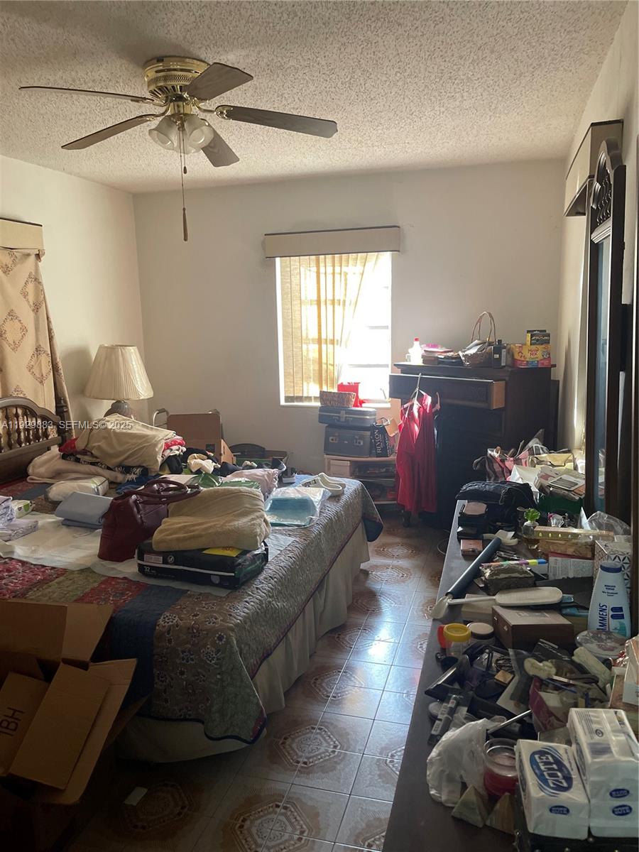 1040 NW 28th Ave Miami, FL 33125