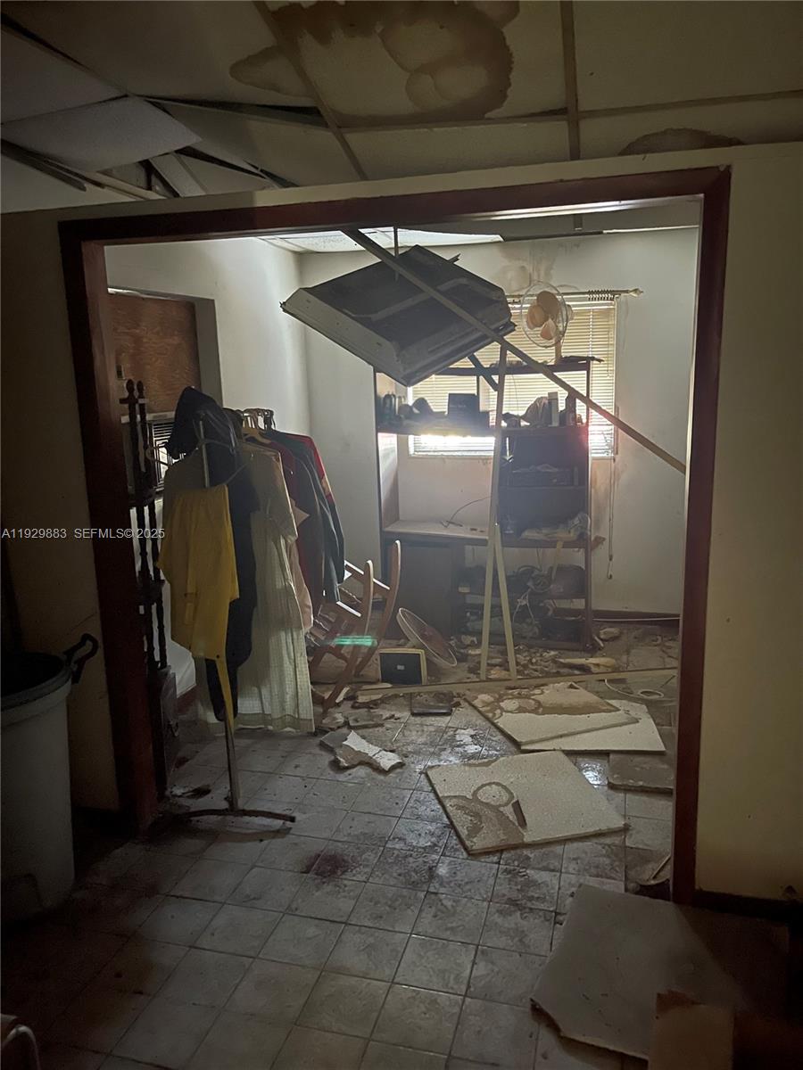 1040 NW 28th Ave Miami, FL 33125