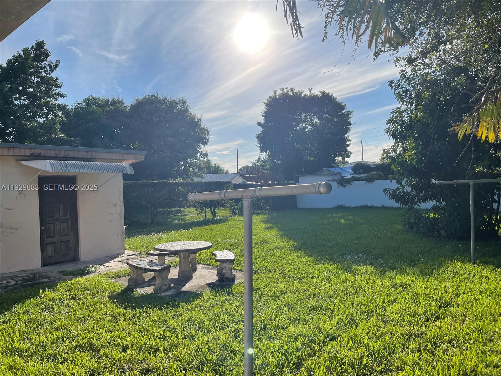 1040 NW 28th Ave Miami, FL 33125