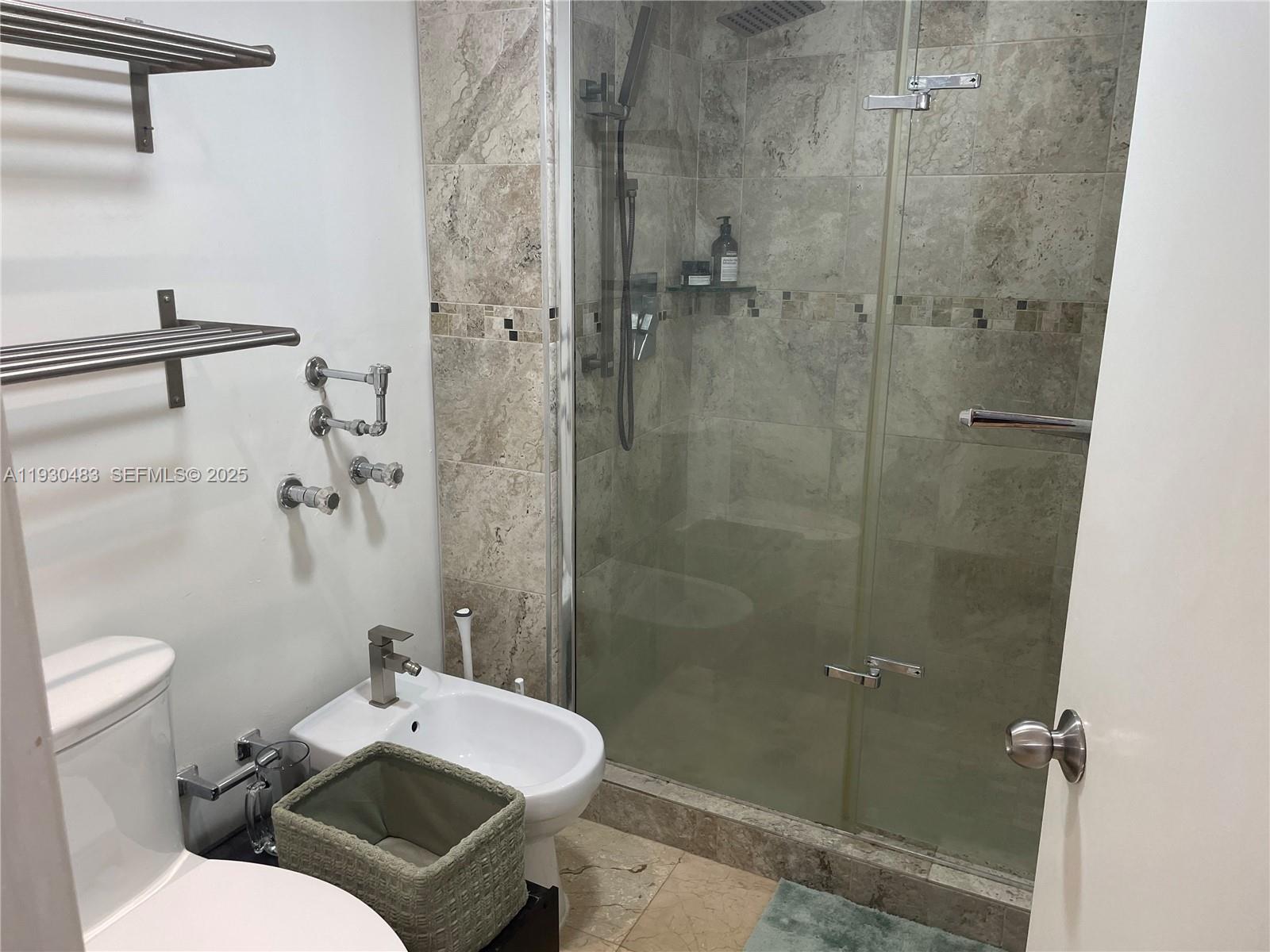 image Winston Towers 60012