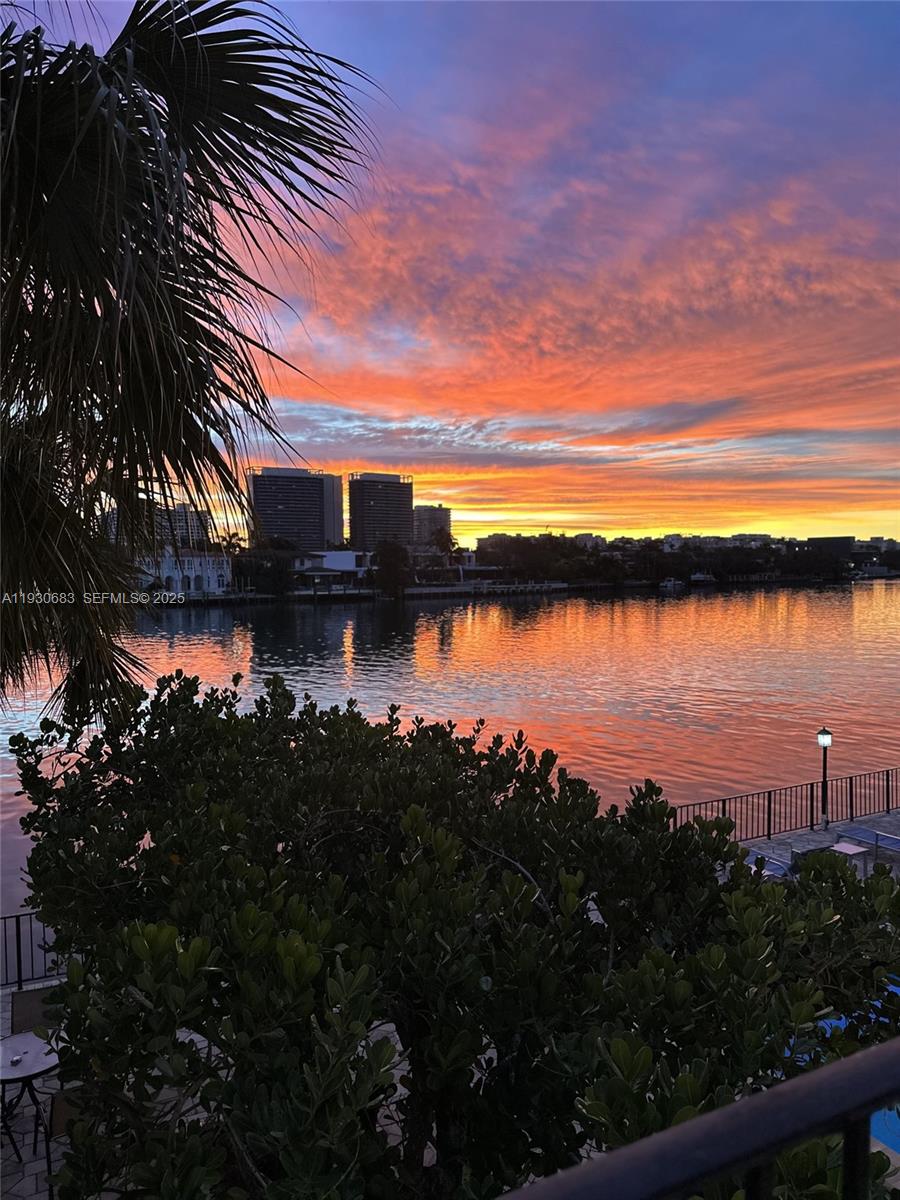 10101 E Bay Hbr Dr #206