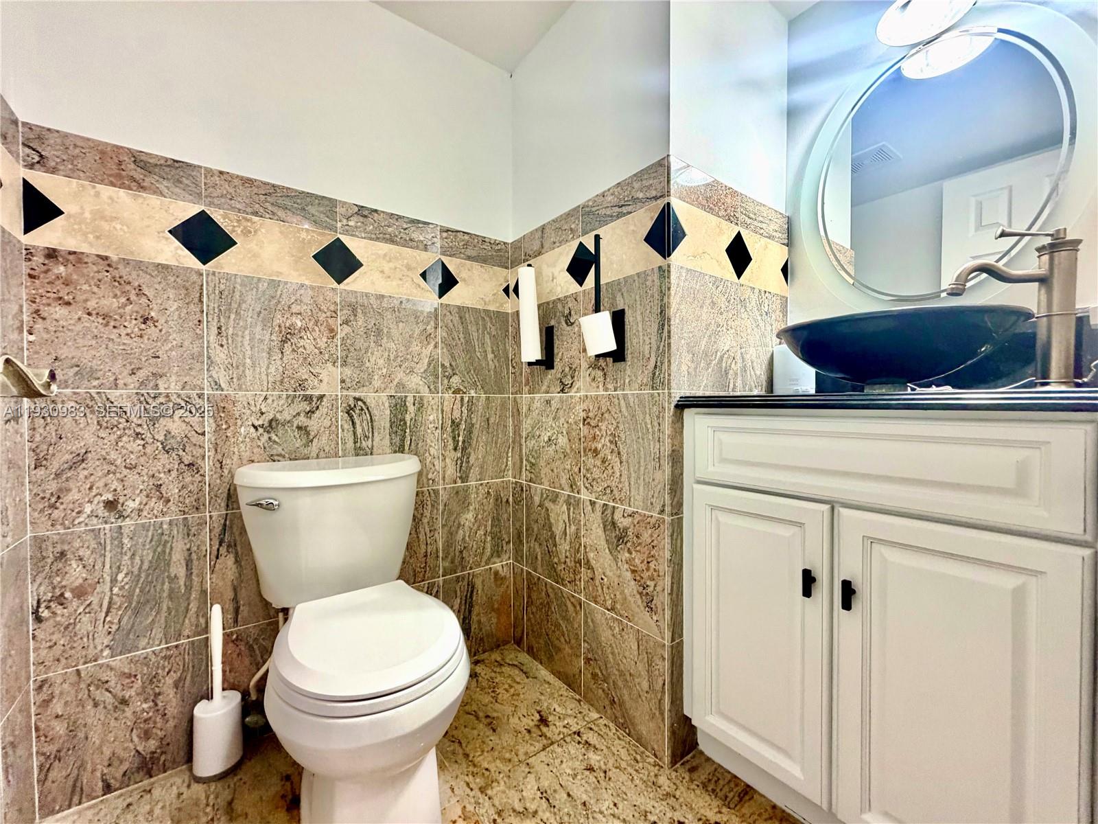 934 NE 27th Ave Hallandale Beach, FL 33009