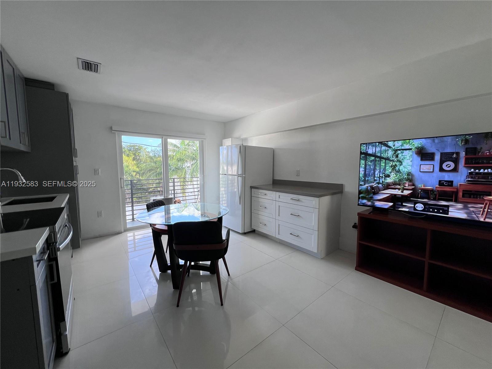 1033 Lenox Ave #309 Miami Beach, FL 33139