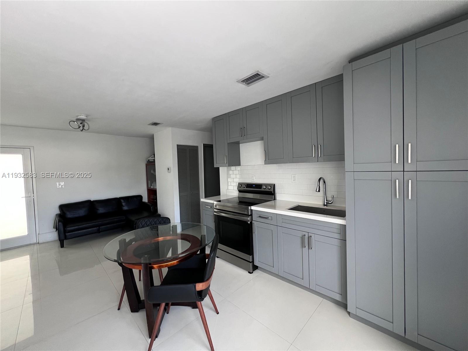 1033 Lenox Ave #309 Miami Beach, FL 33139