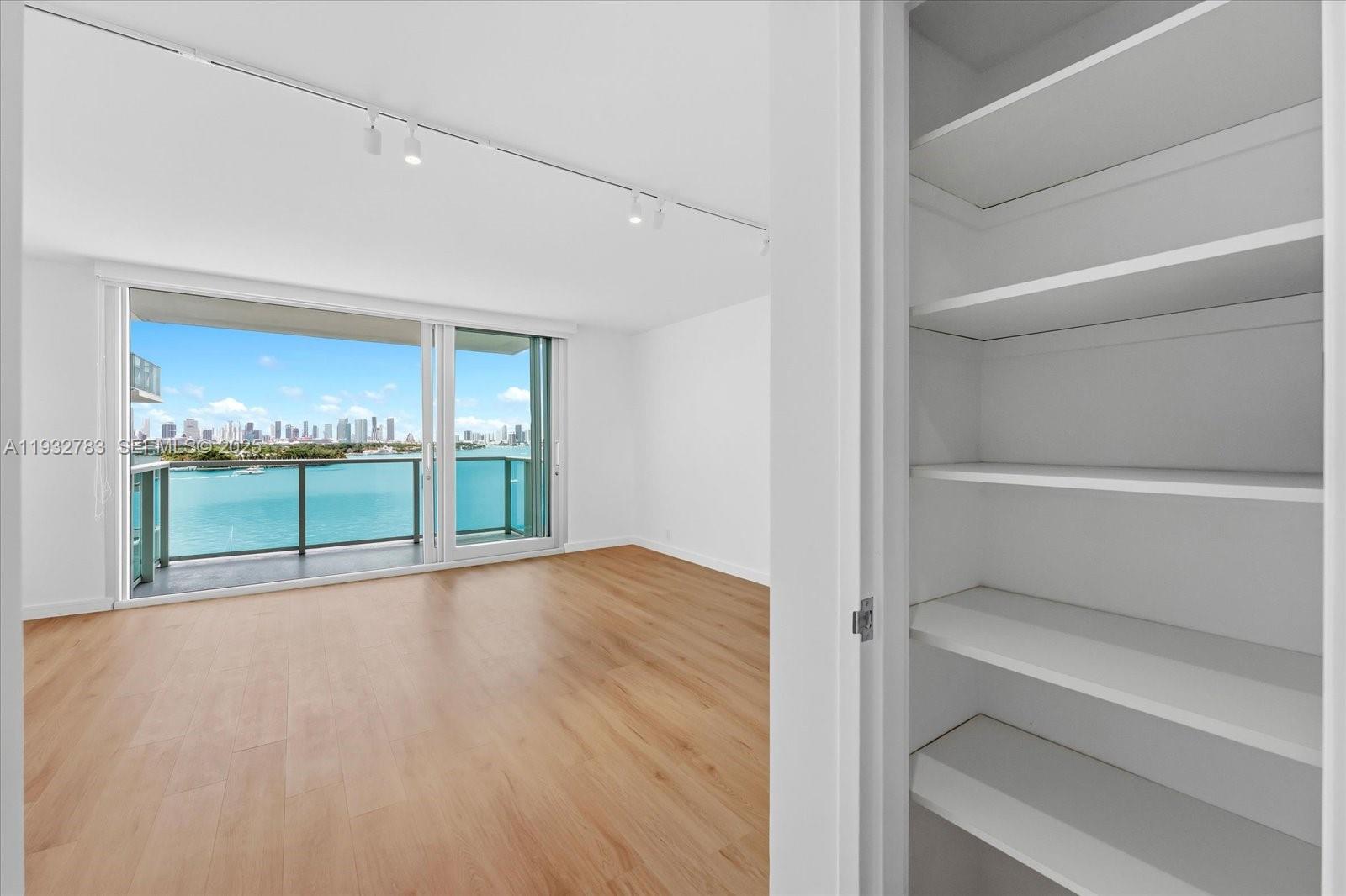 image Mirador 1000 (South Tower)11