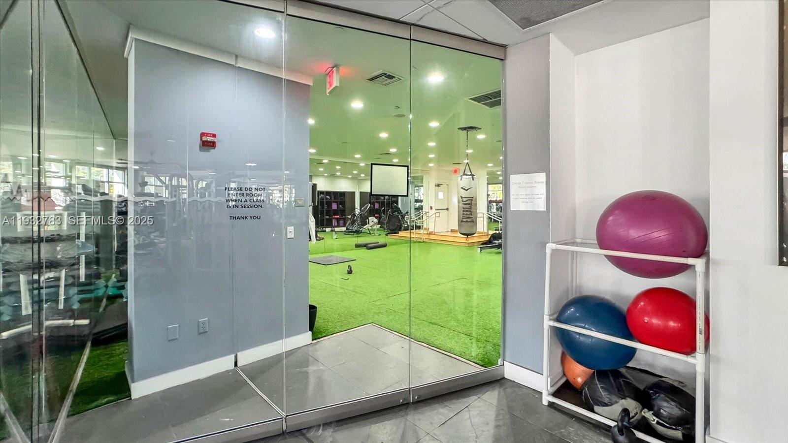 image Mirador 1000 (South Tower)22