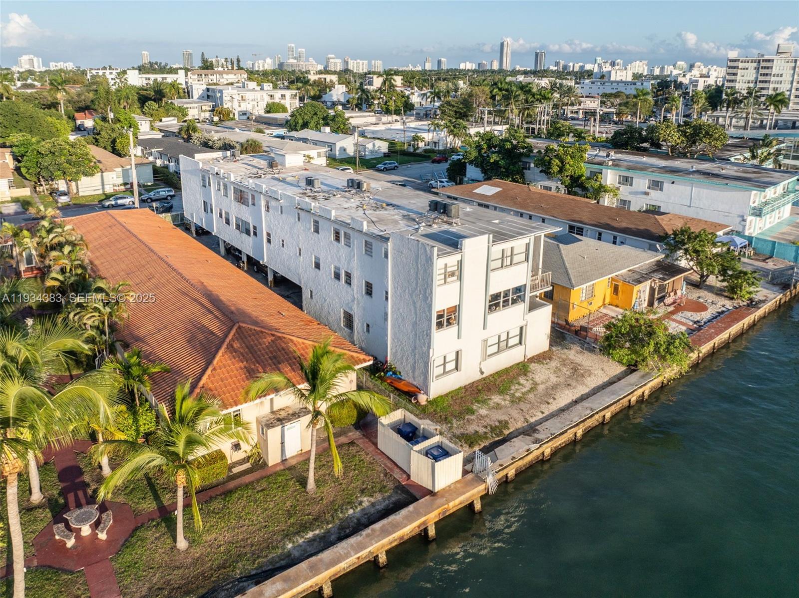 2150 Bay Dr Miami Beach, FL 33141