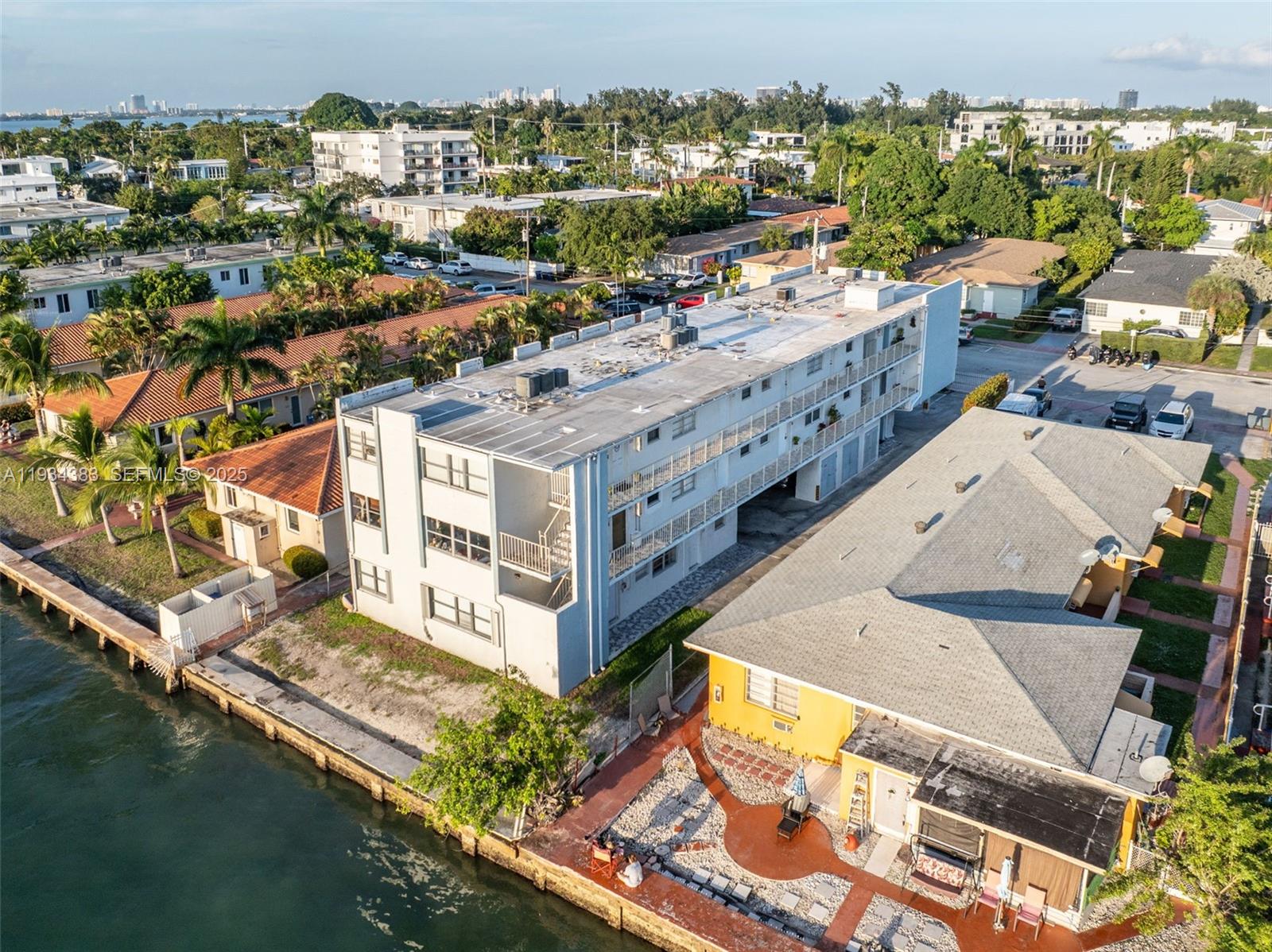 2150 Bay Dr Miami Beach, FL 33141