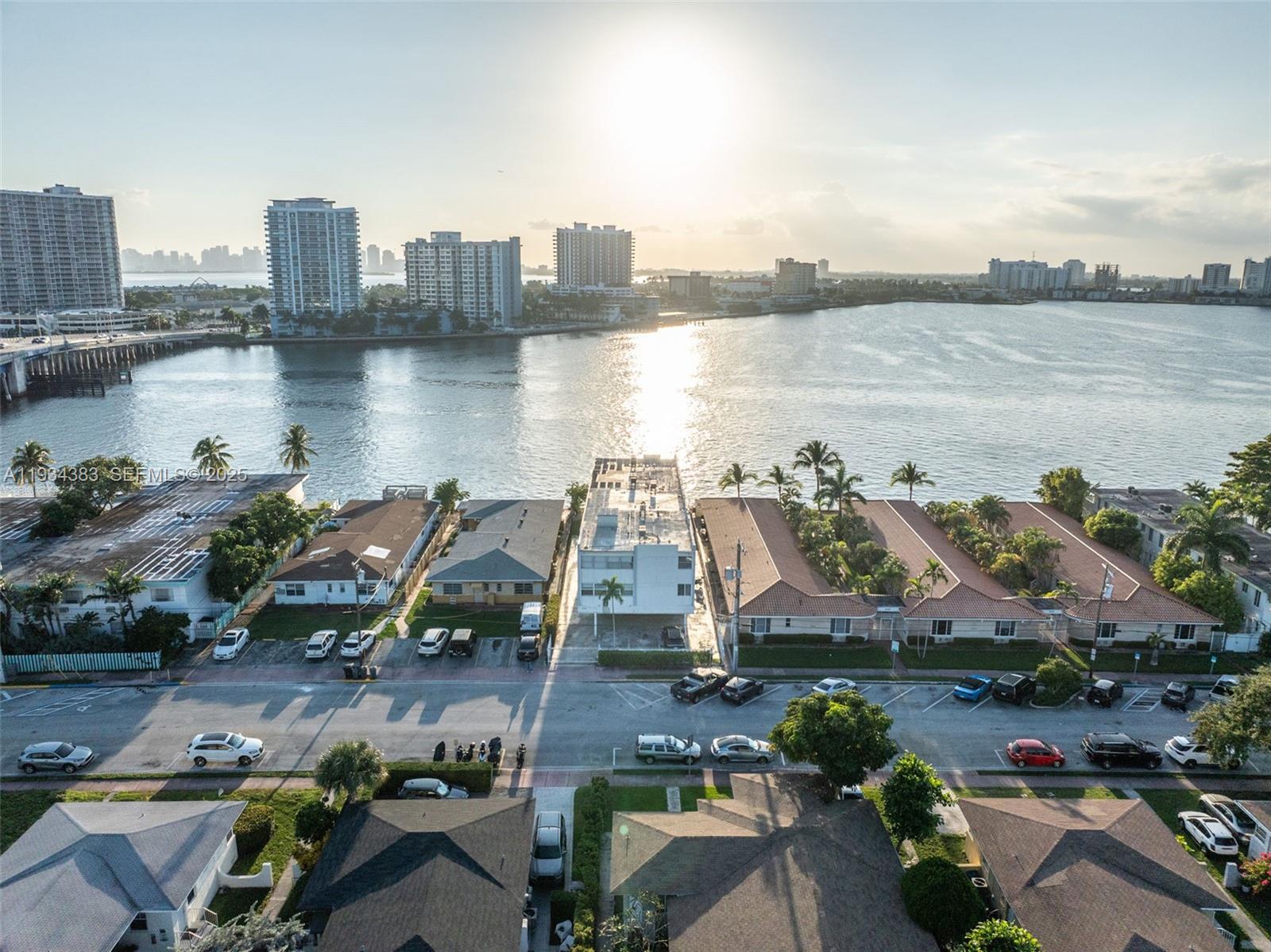 2150 Bay Dr Miami Beach, FL 33141