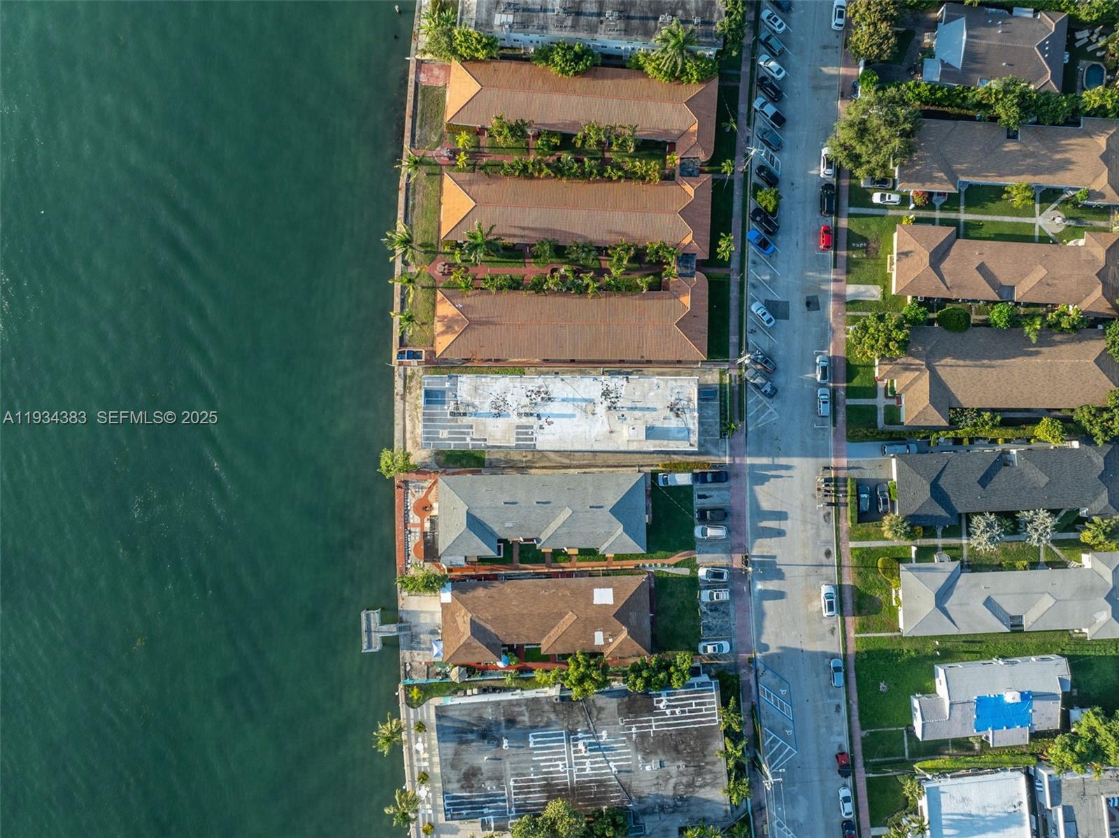 2150 Bay Dr Miami Beach, FL 33141