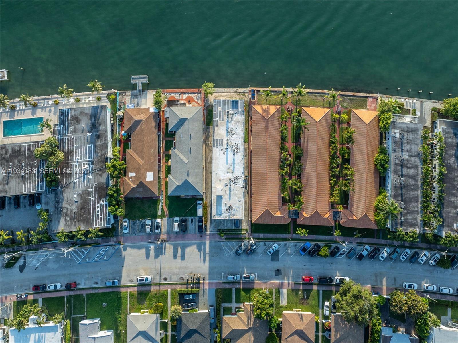 2150 Bay Dr Miami Beach, FL 33141