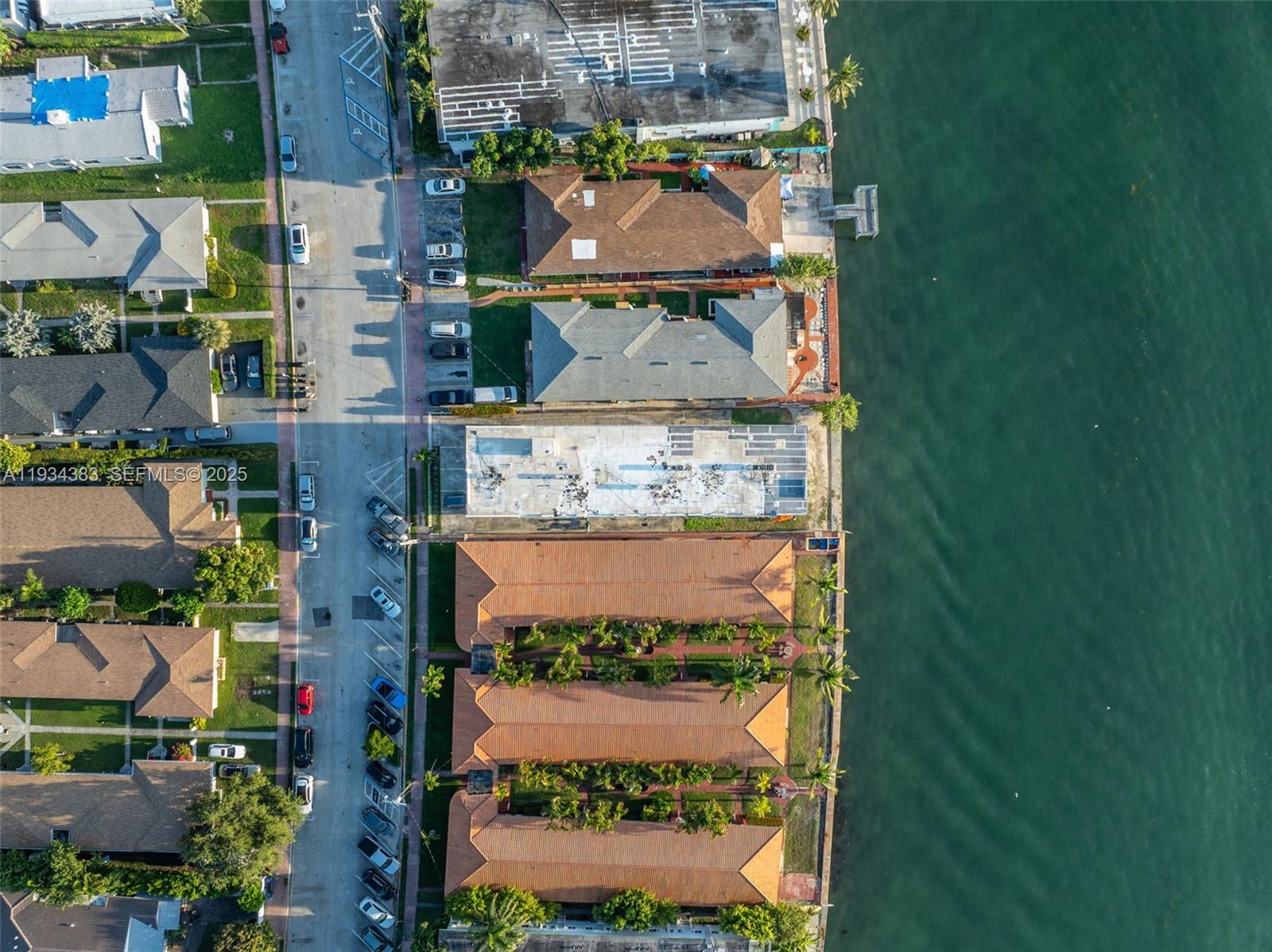 2150 Bay Dr Miami Beach, FL 33141