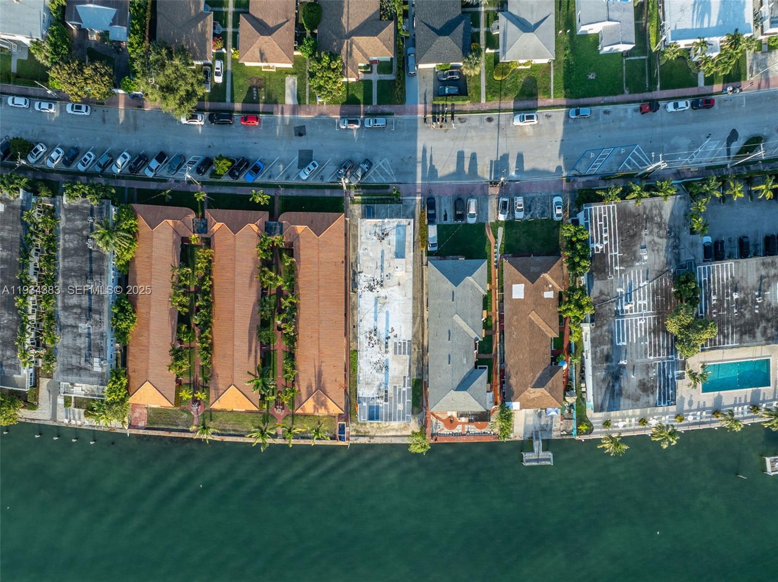 2150 Bay Dr Miami Beach, FL 33141