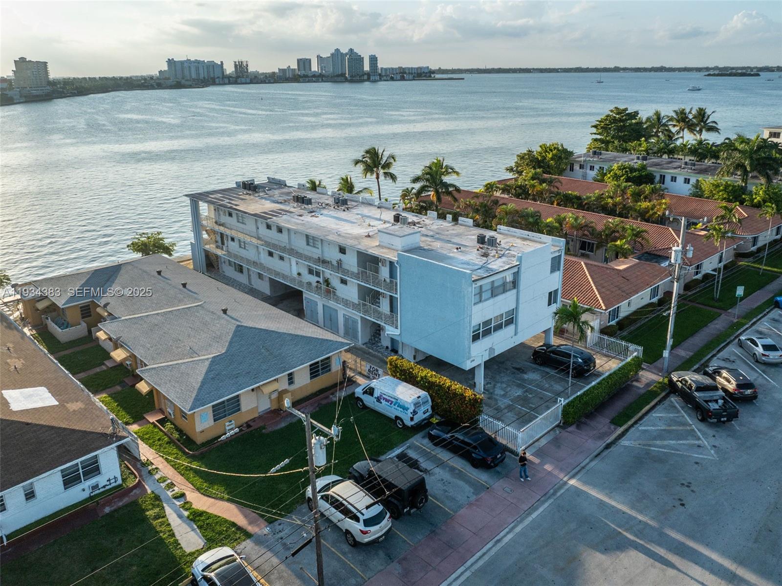 2150 Bay Dr Miami Beach, FL 33141