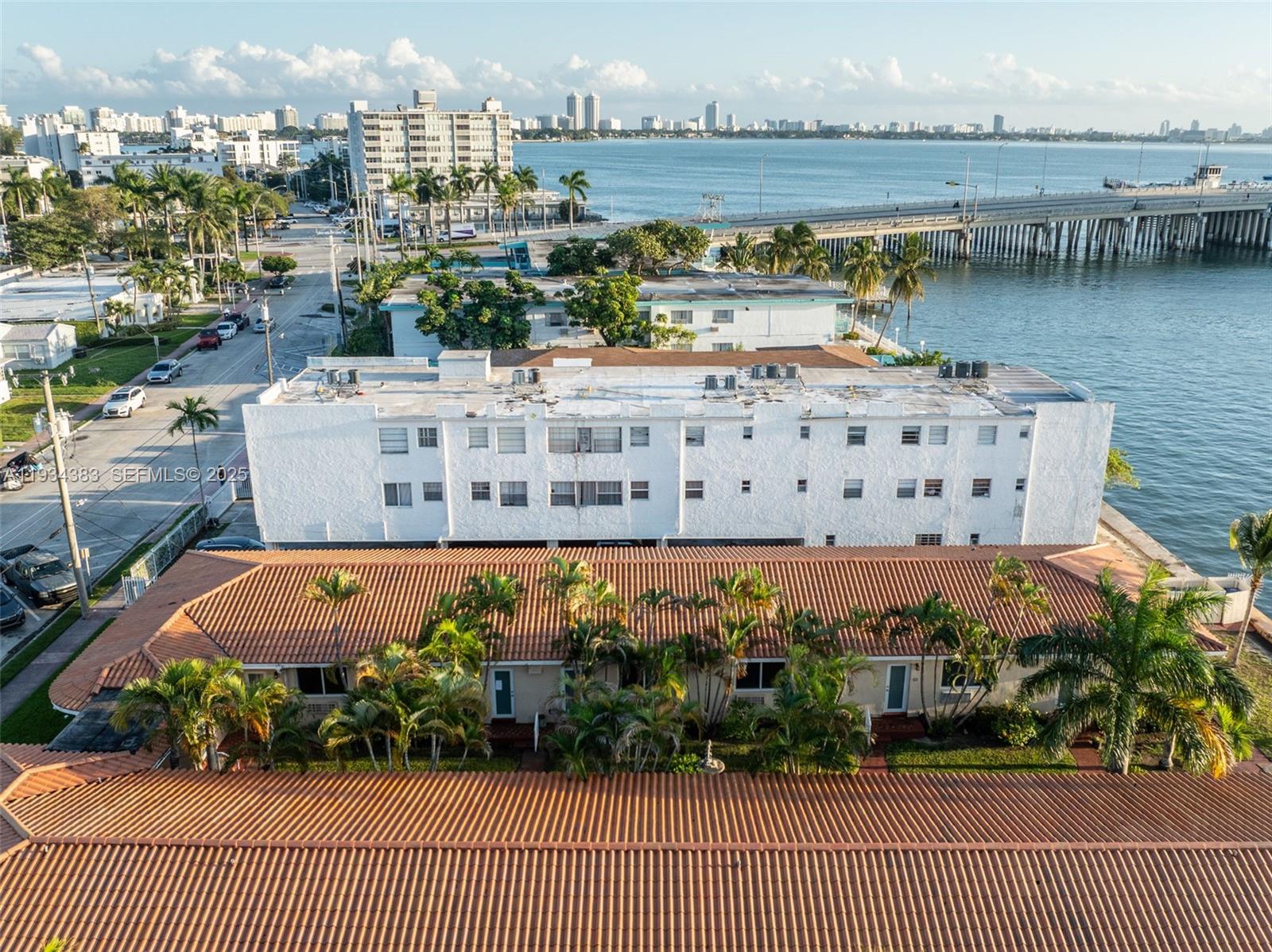 2150 Bay Dr Miami Beach, FL 33141