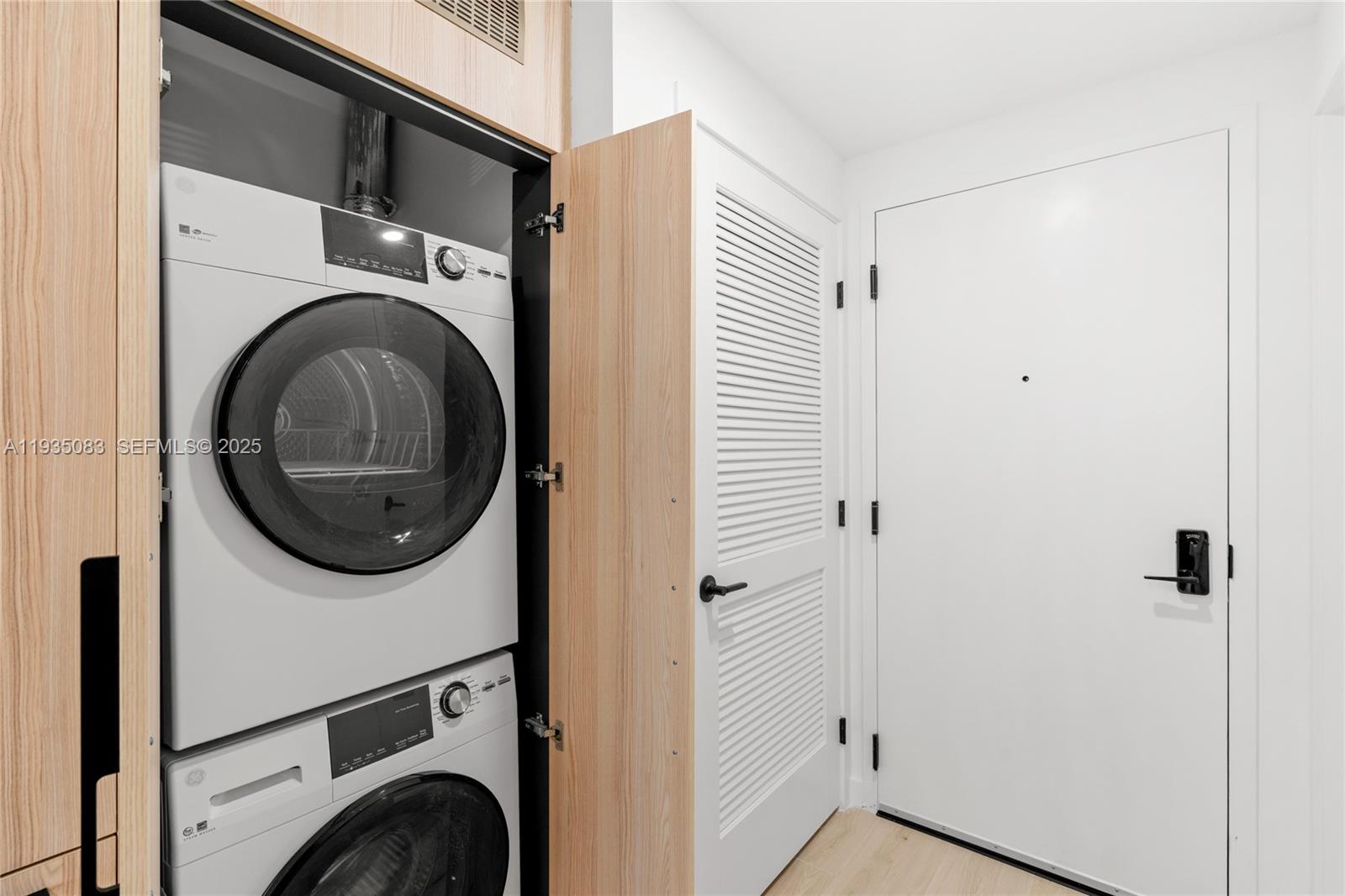 225 N Miami Ave #2012 Miami, FL 33132