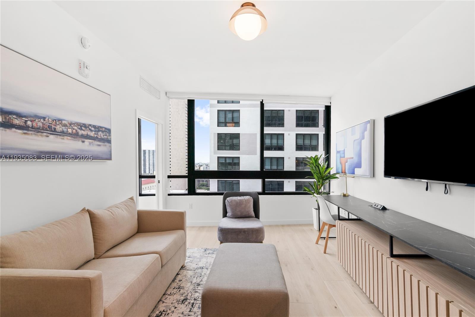 225 N Miami Ave #2012 Miami, FL 33132