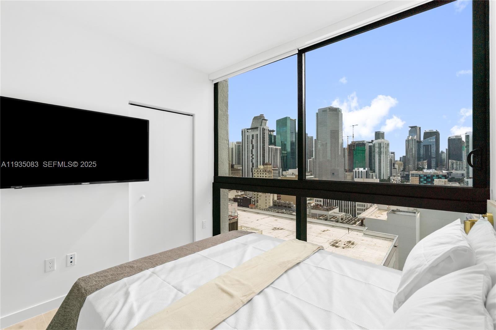 225 N Miami Ave #2012 Miami, FL 33132