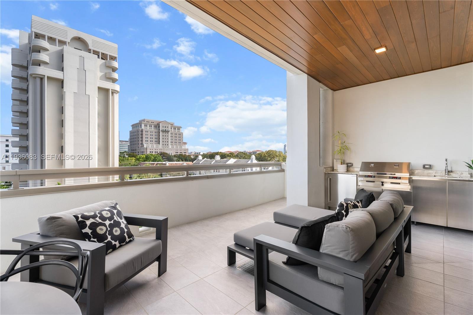 515 Valencia Ave #403 Coral Gables, FL 33134