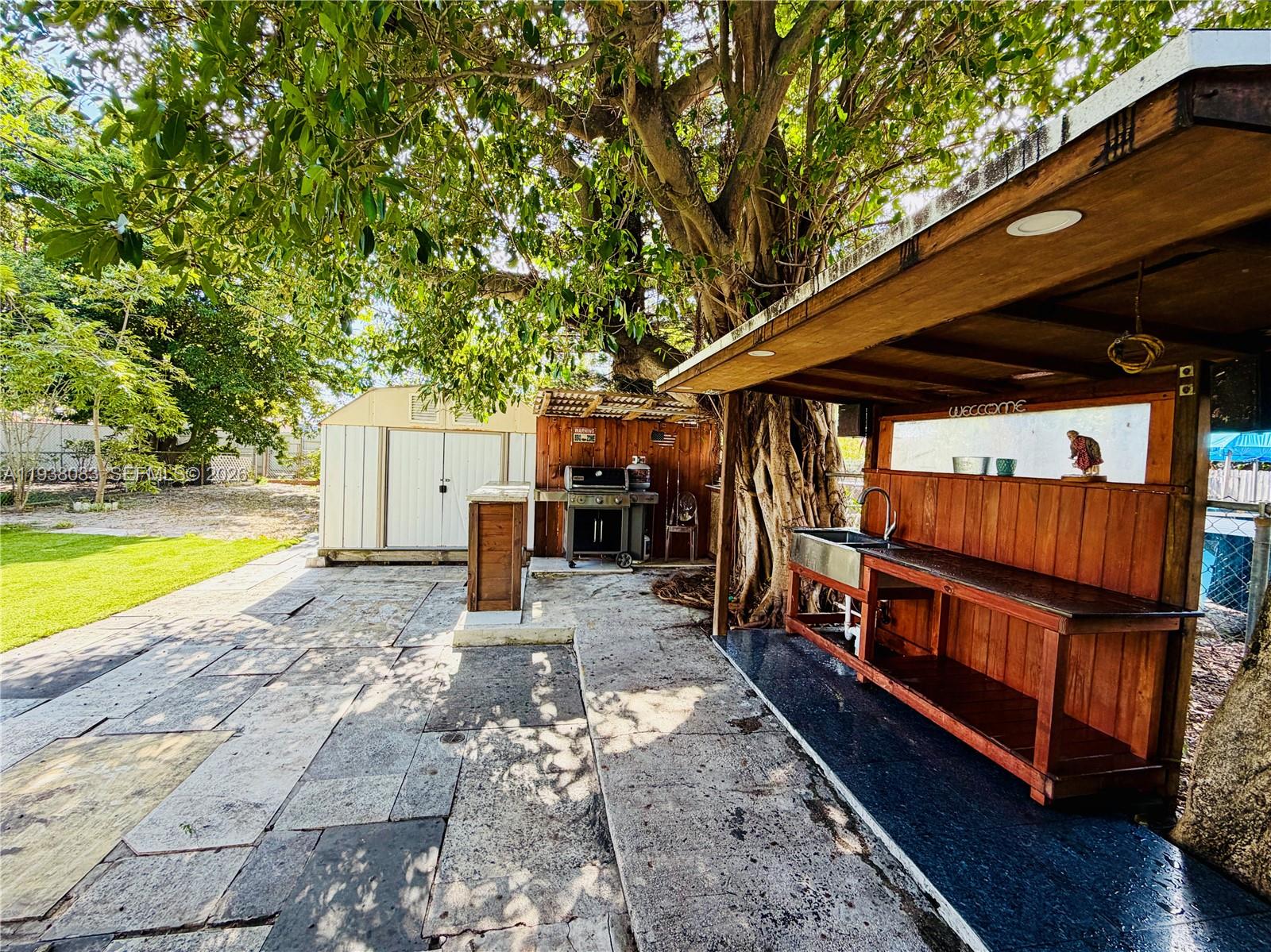 546 E 39th St Hialeah, FL 33013