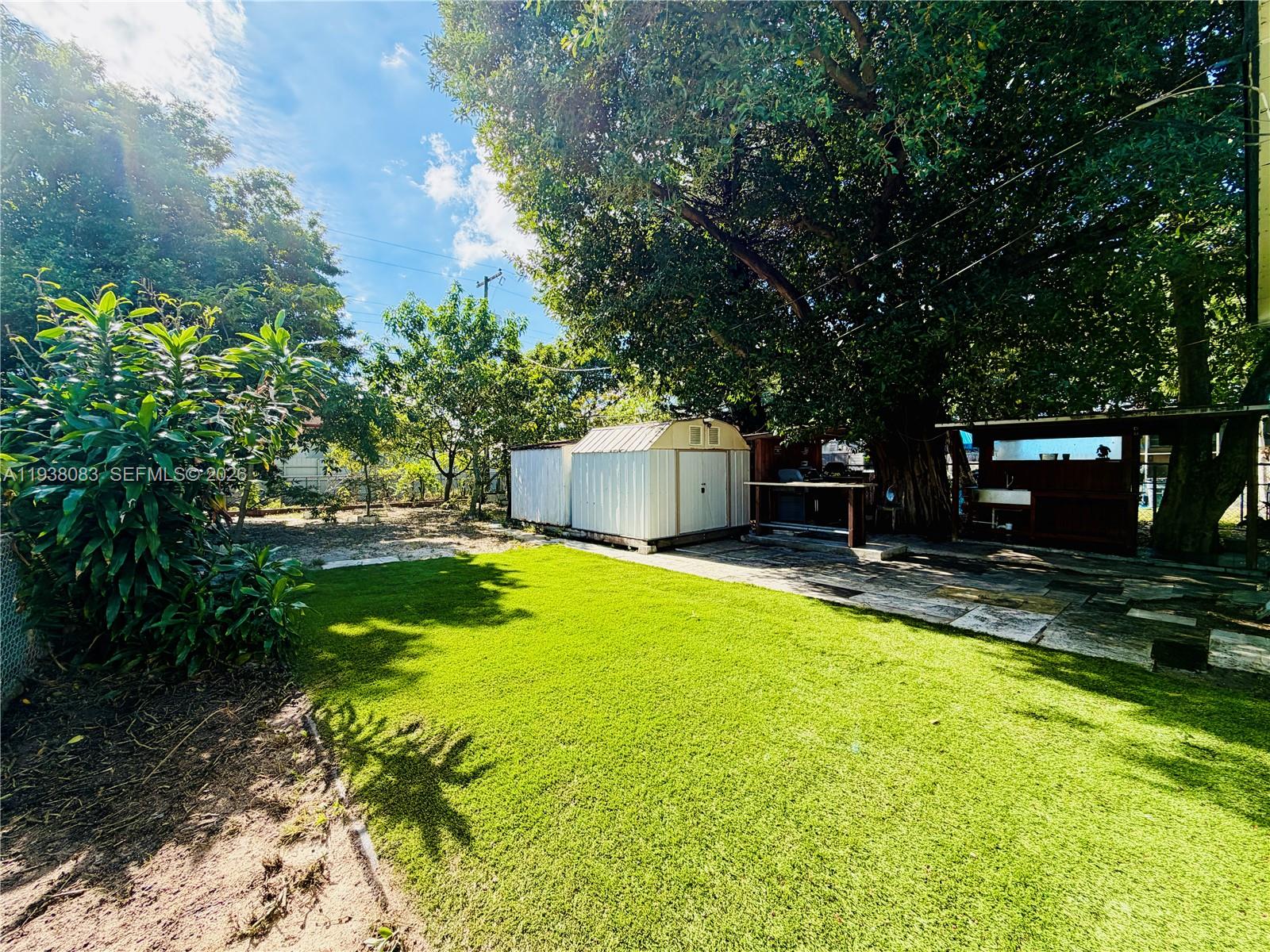 546 E 39th St Hialeah, FL 33013