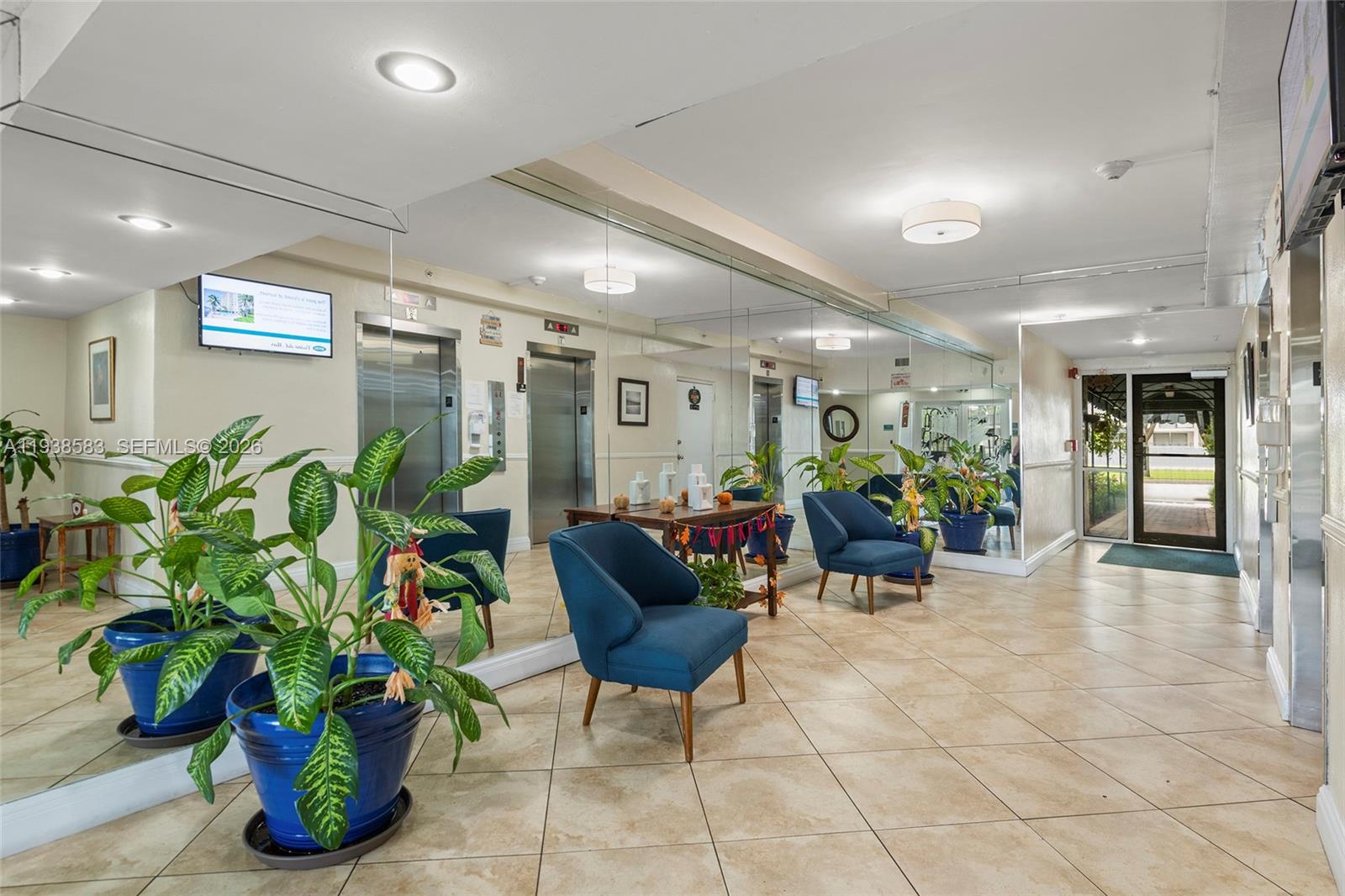 2350 NE 135th St #1006 North Miami, FL 33181