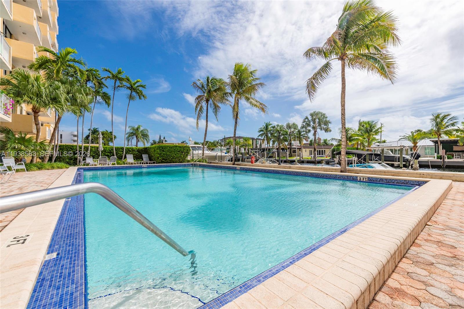 2350 NE 135th St #1006 North Miami, FL 33181