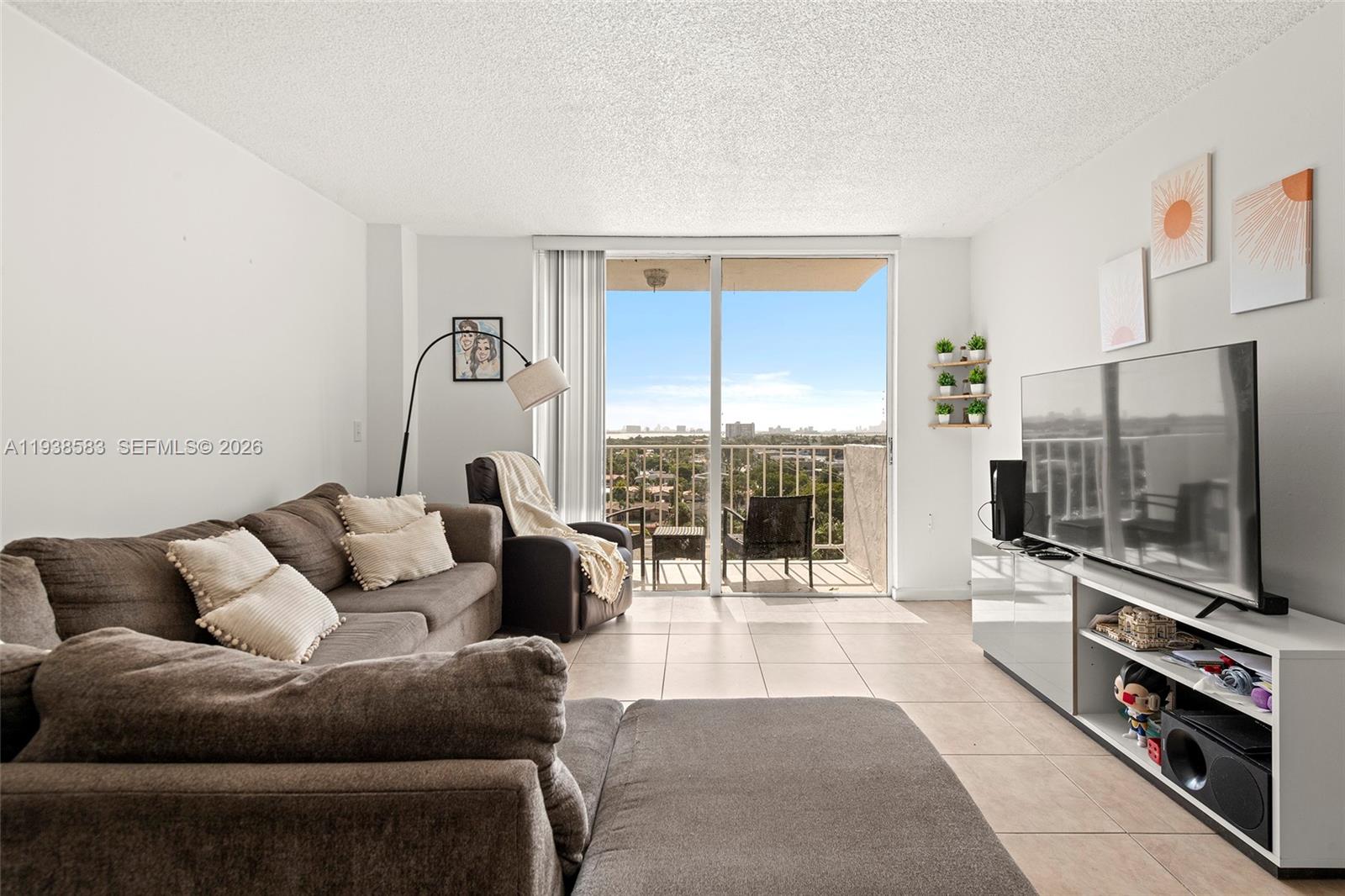 2350 NE 135th St #1006 North Miami, FL 33181