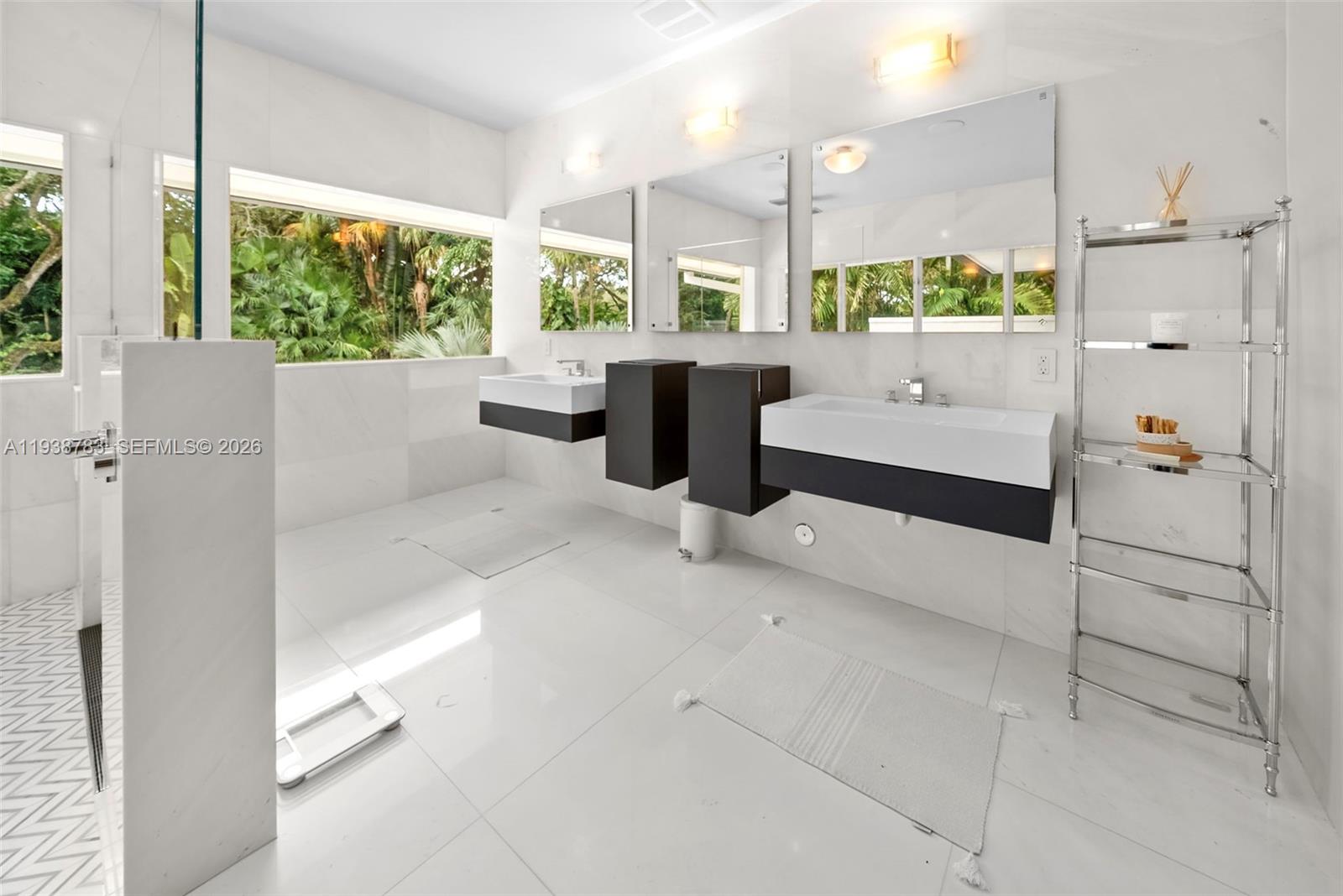 5520 Oakwood Ln Coral Gables, FL 33156