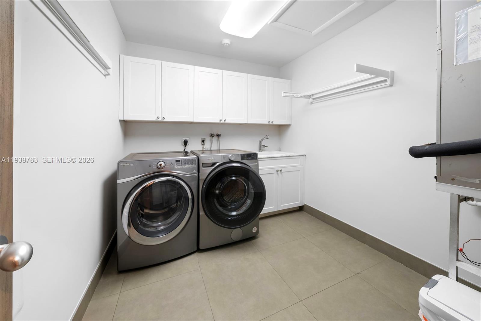 5520 Oakwood Ln Coral Gables, FL 33156