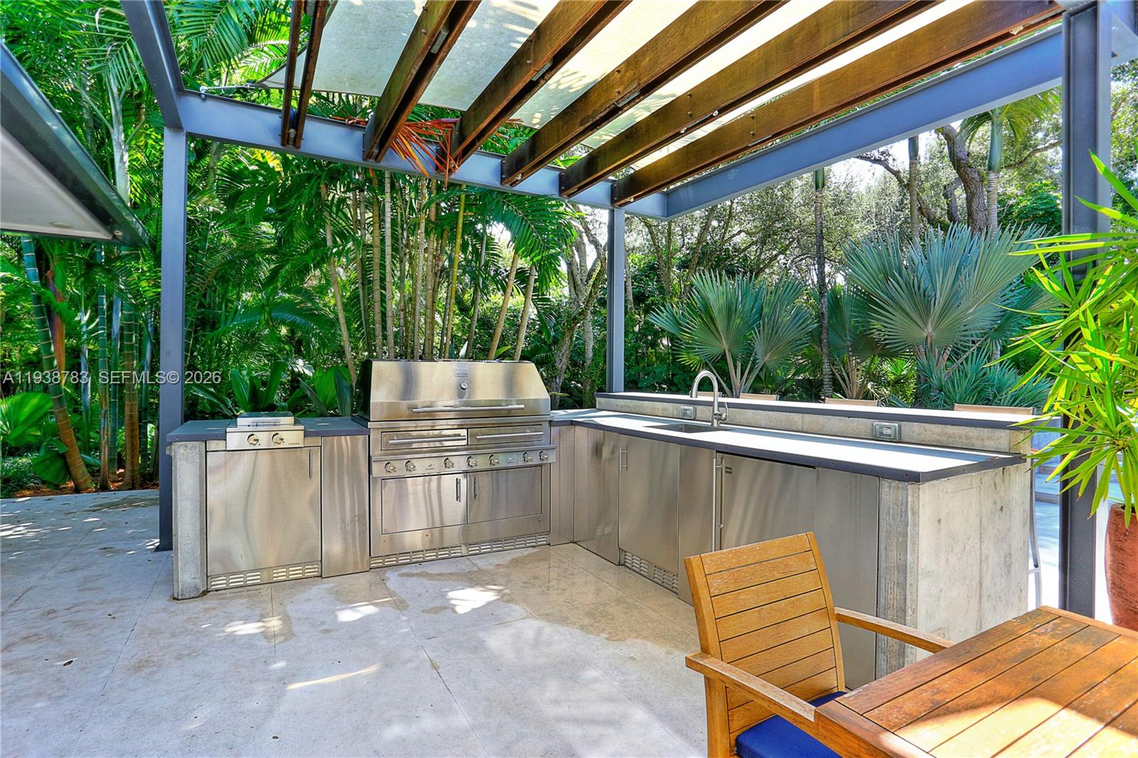 5520 Oakwood Ln Coral Gables, FL 33156