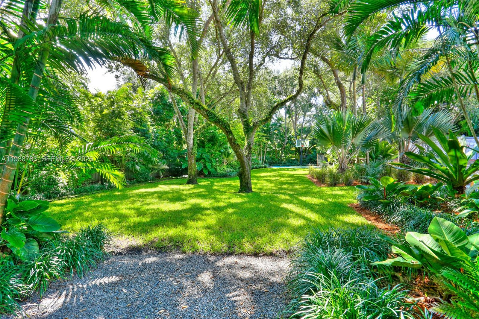 5520 Oakwood Ln Coral Gables, FL 33156