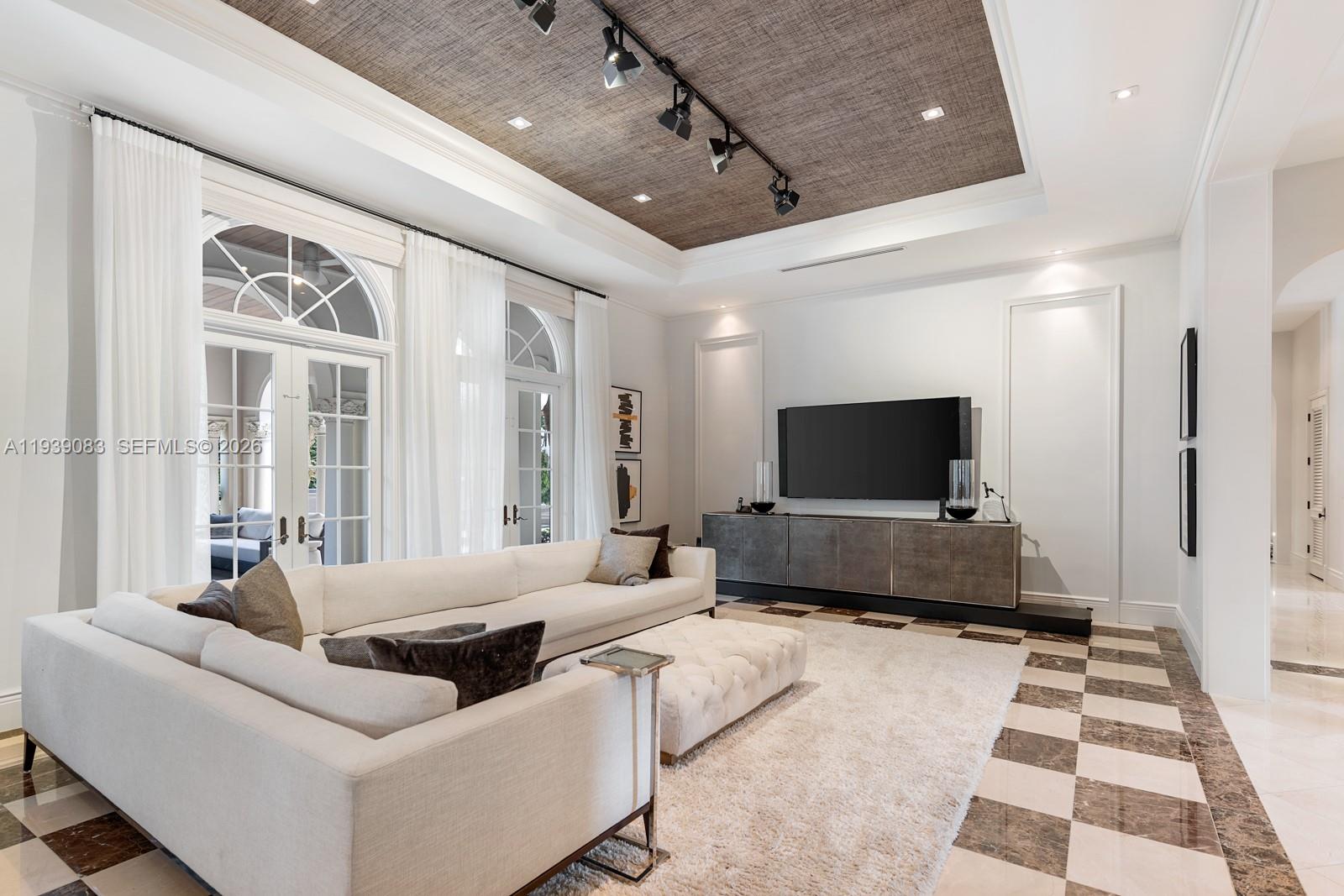 7275 Old Cutler Rd Coral Gables, FL 33143