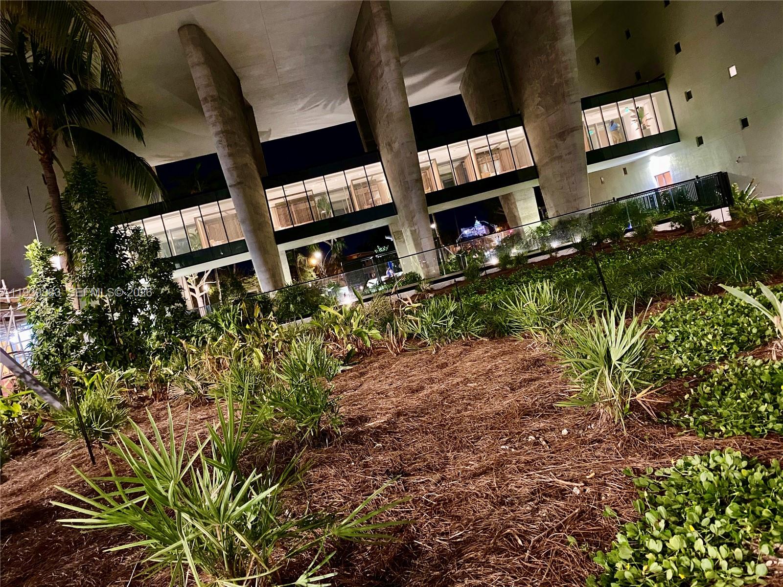 image Flamingo South Beach37